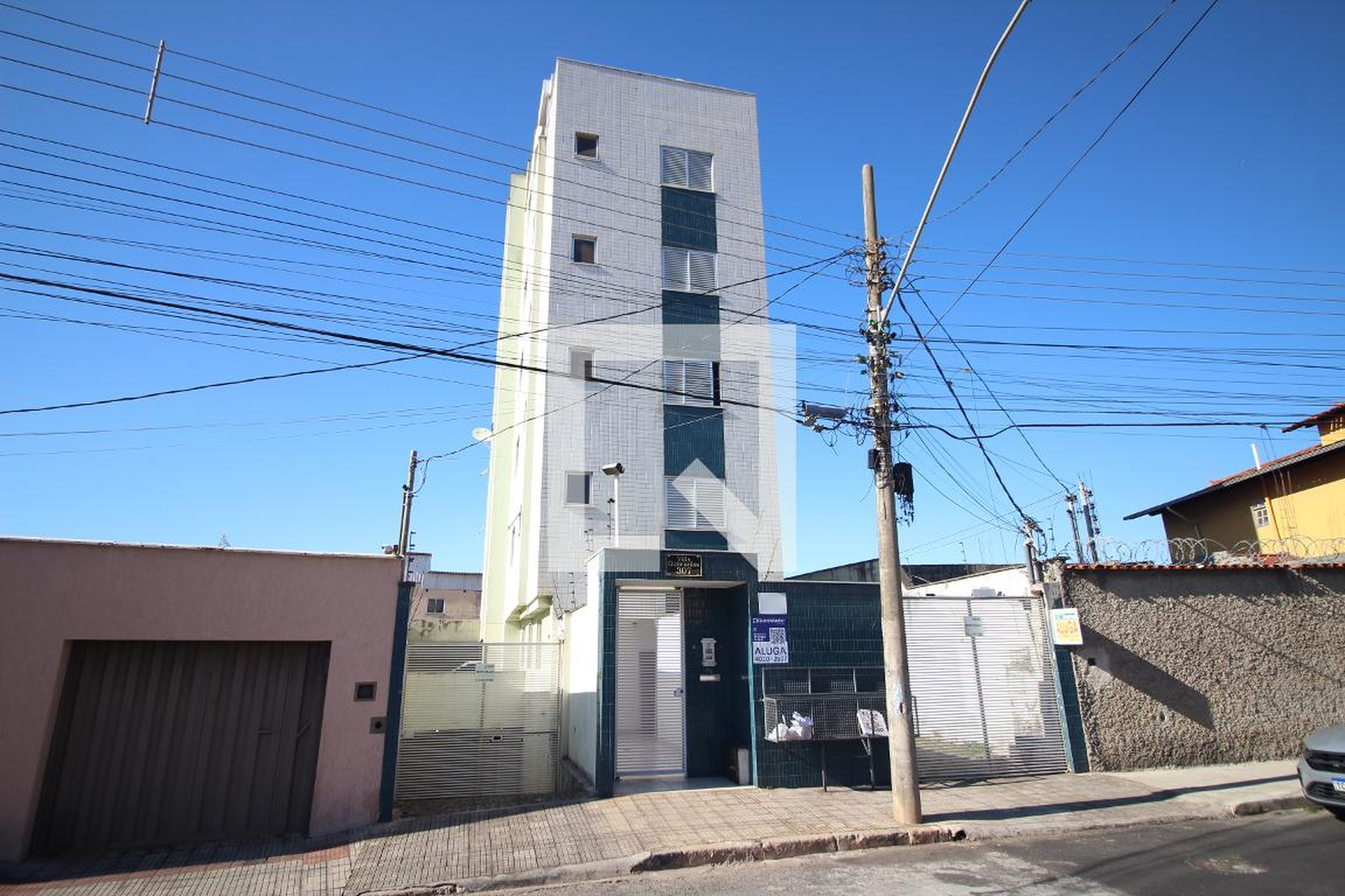 Fachada Condomínio em Rua Oitis, 307