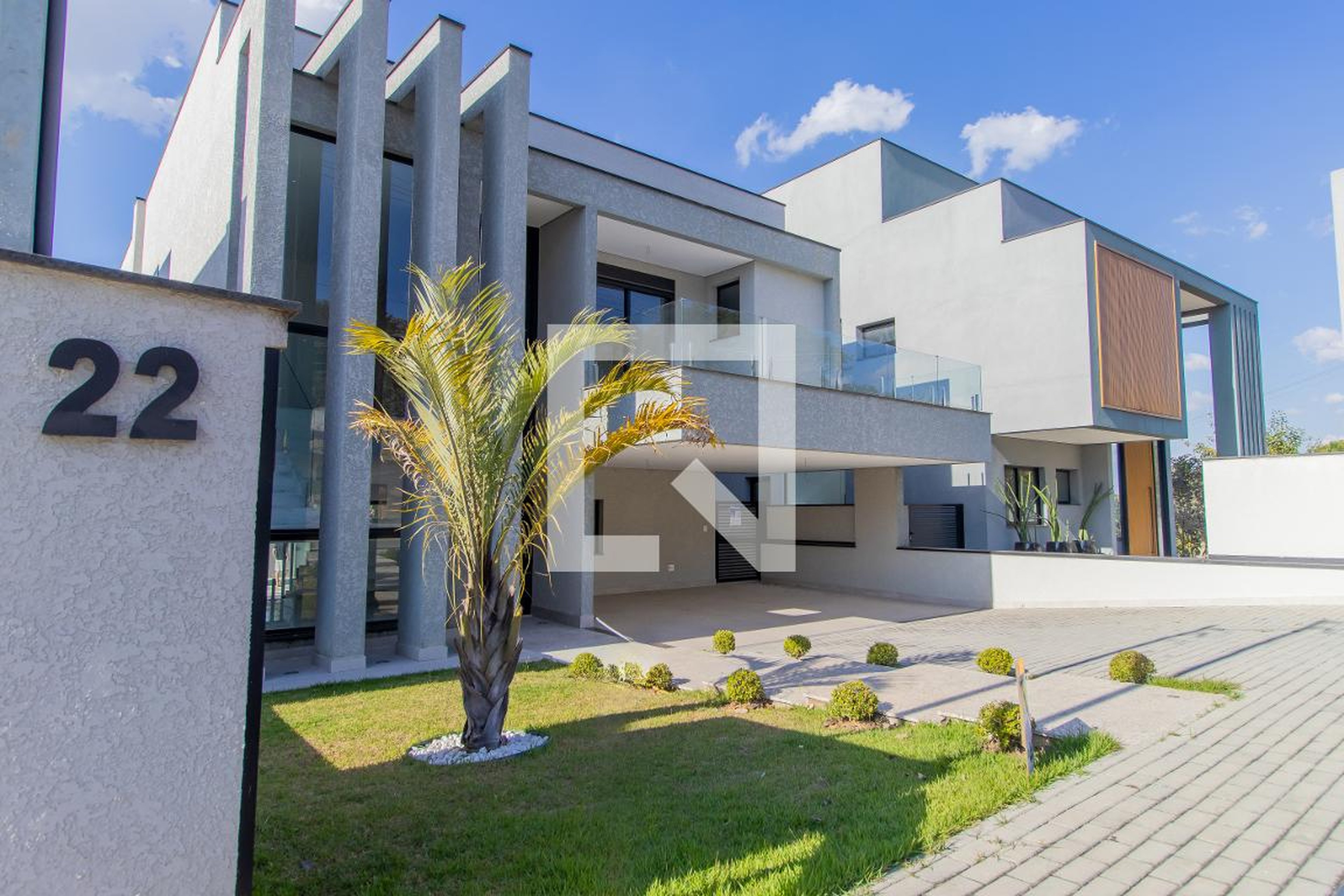 Fachada Condomínio em R. Waldyr Francisco Luciano, 22
