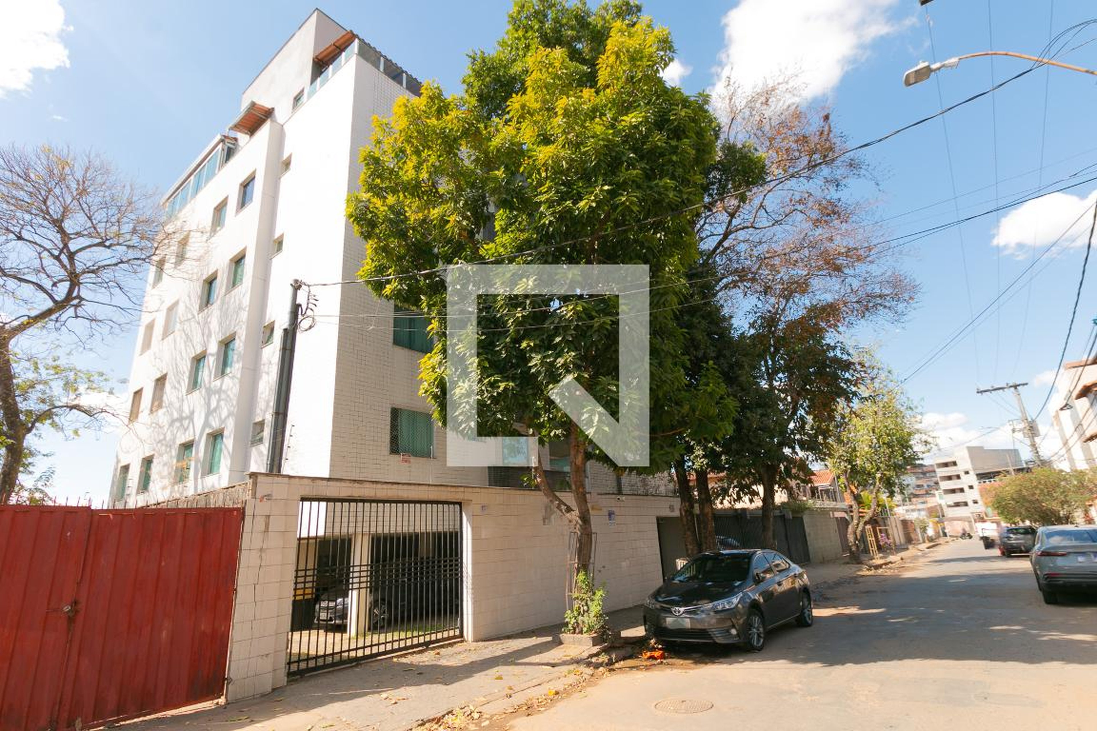 Fachada Condomínio em Rua Dona Celuta Monteiro, 55