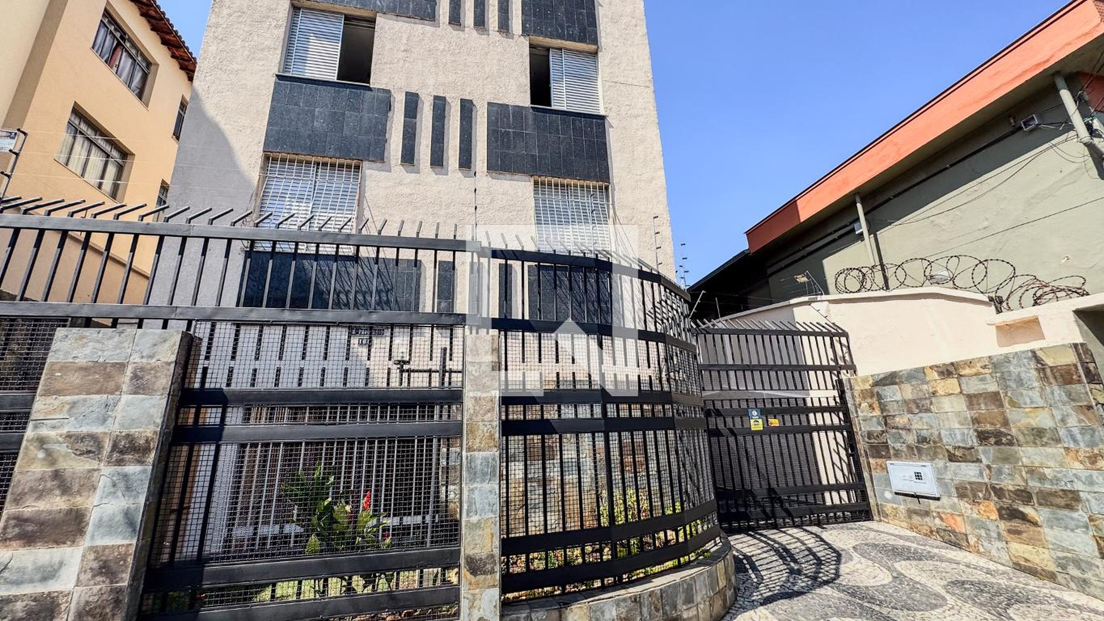 Fachada Condomínio em Rua Progresso, 100