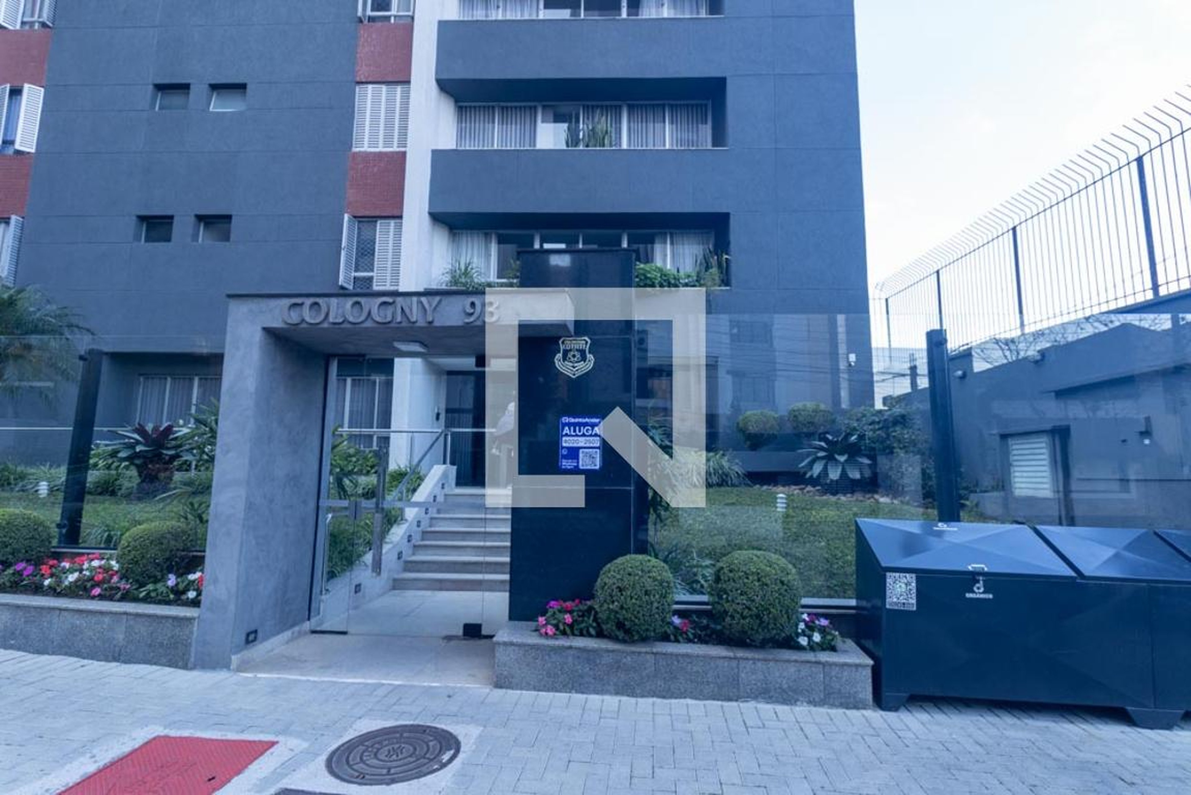 Fachada do Prédio Condomínio em Rua Alferes Ângelo Sampaio, 967