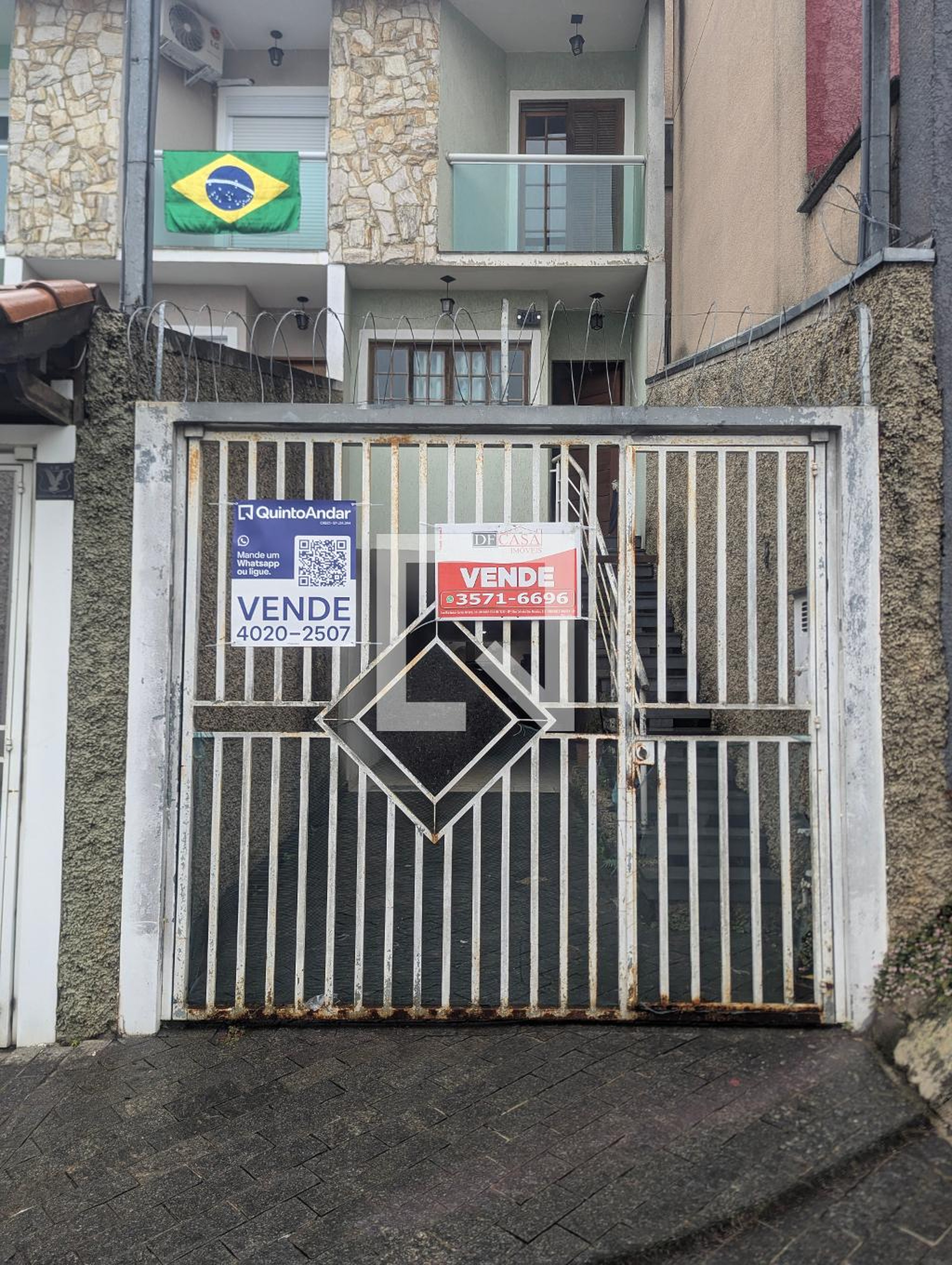 Fachada Condomínio em Rua Aricurana, 84