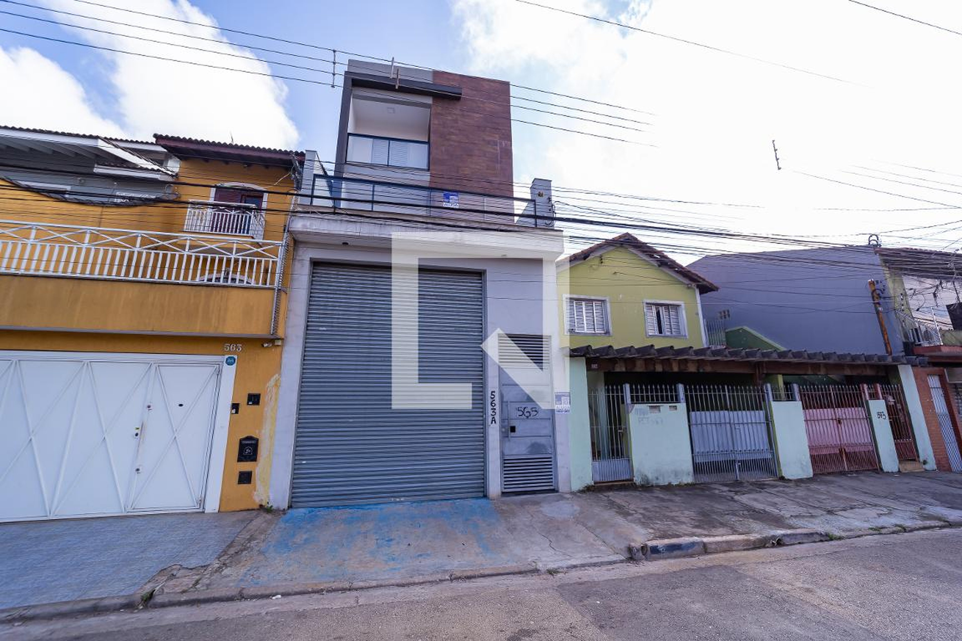 Fachada Condomínio em Rua Monsenhor Meireles, 565