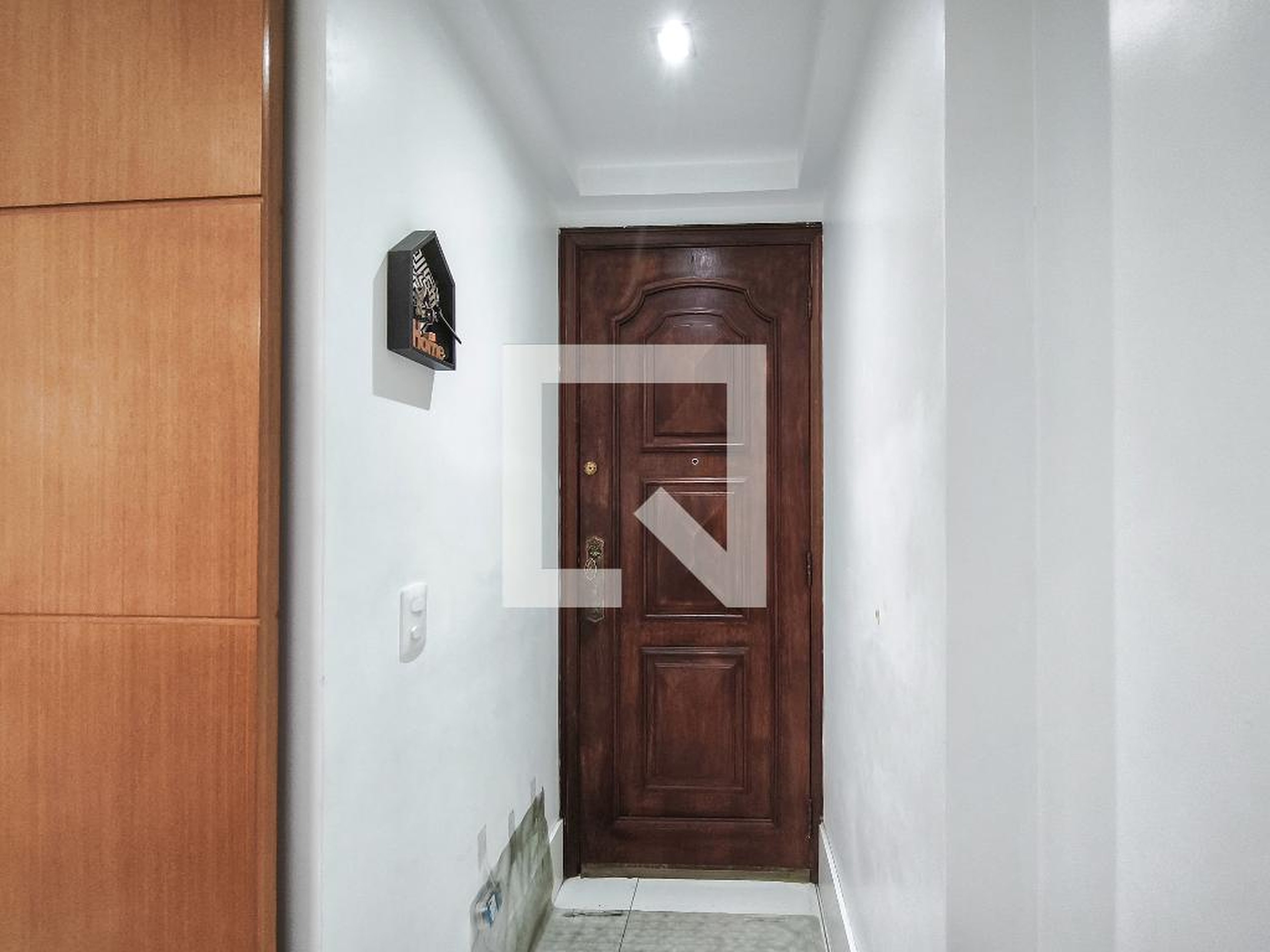 Entrada Condomínio em Rua Maxwell, 113