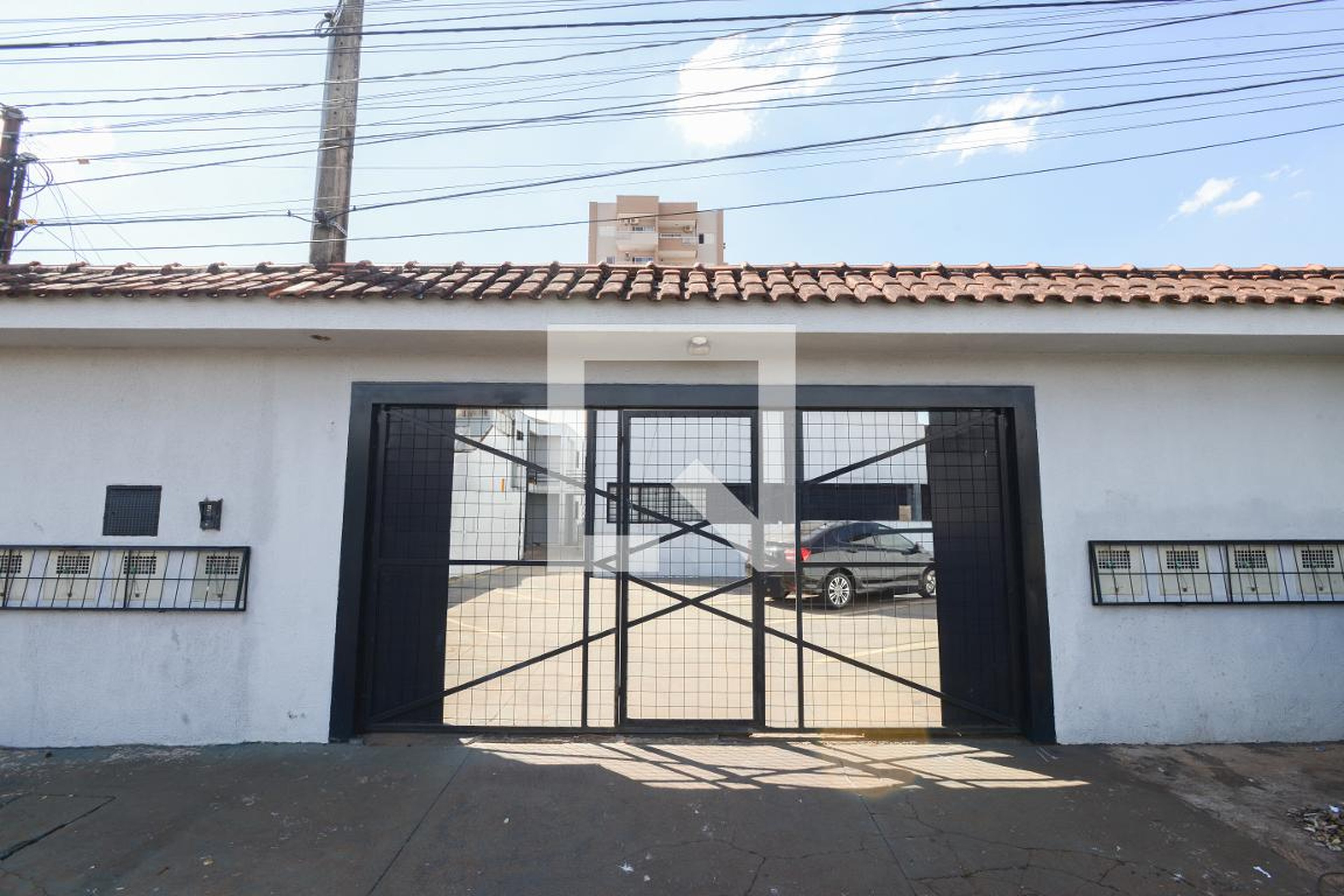 Fachada do Prédio Condomínio em Rua Guia Lopes, 392