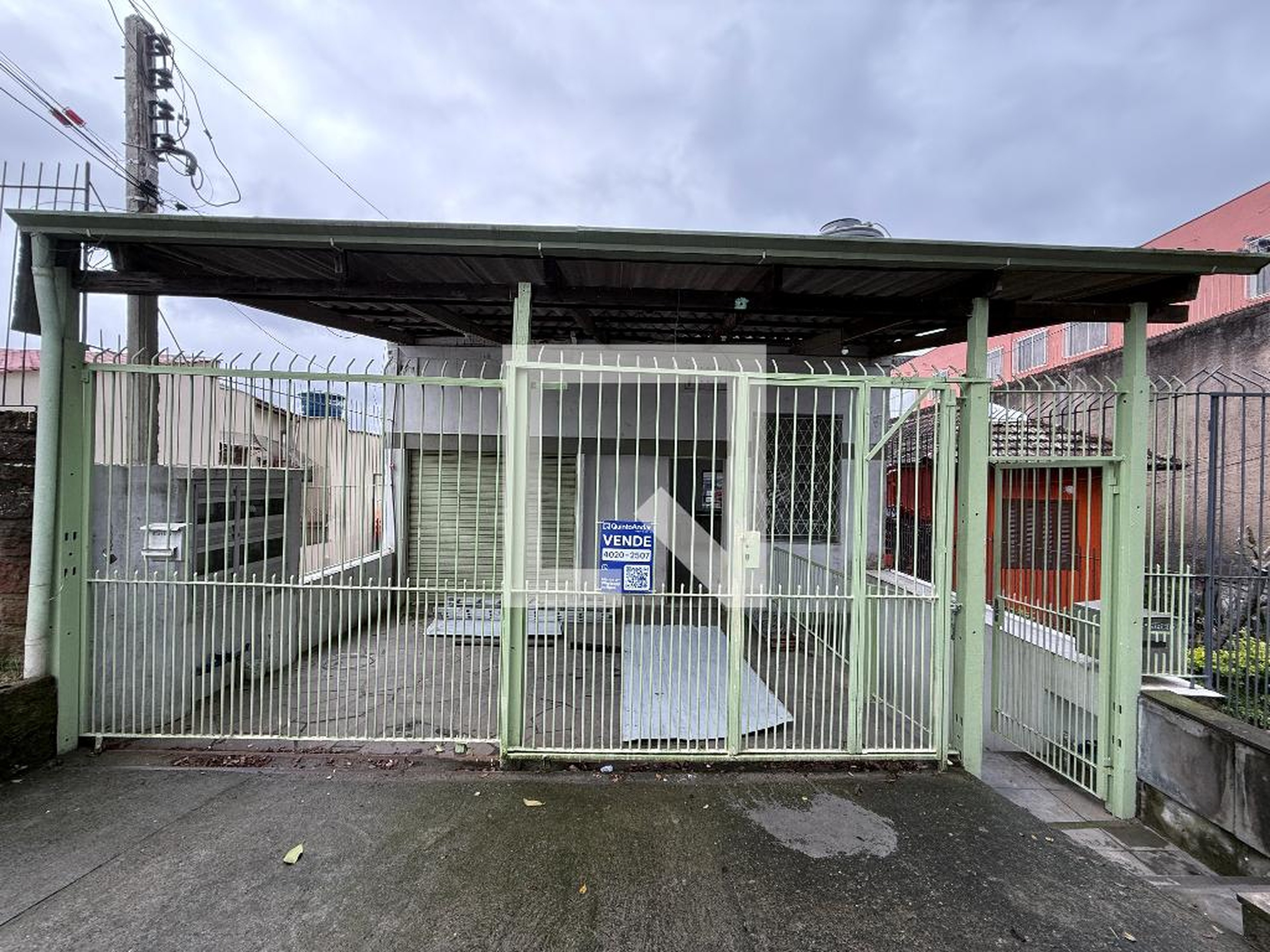 Fachada Condomínio em Rua Souza Lôbo, 904