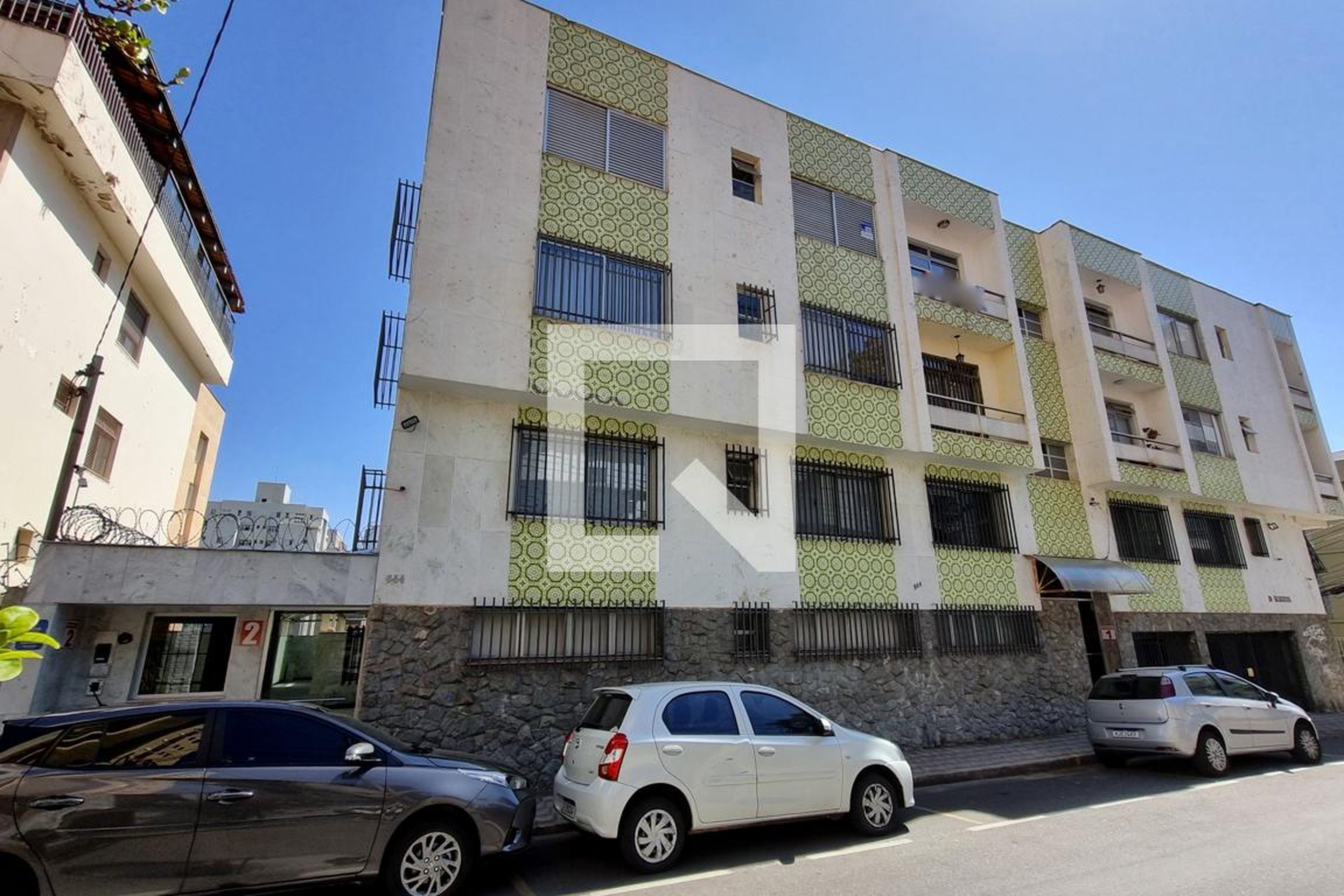 Fachada Condomínio em Rua Teixeira de Freitas, 655