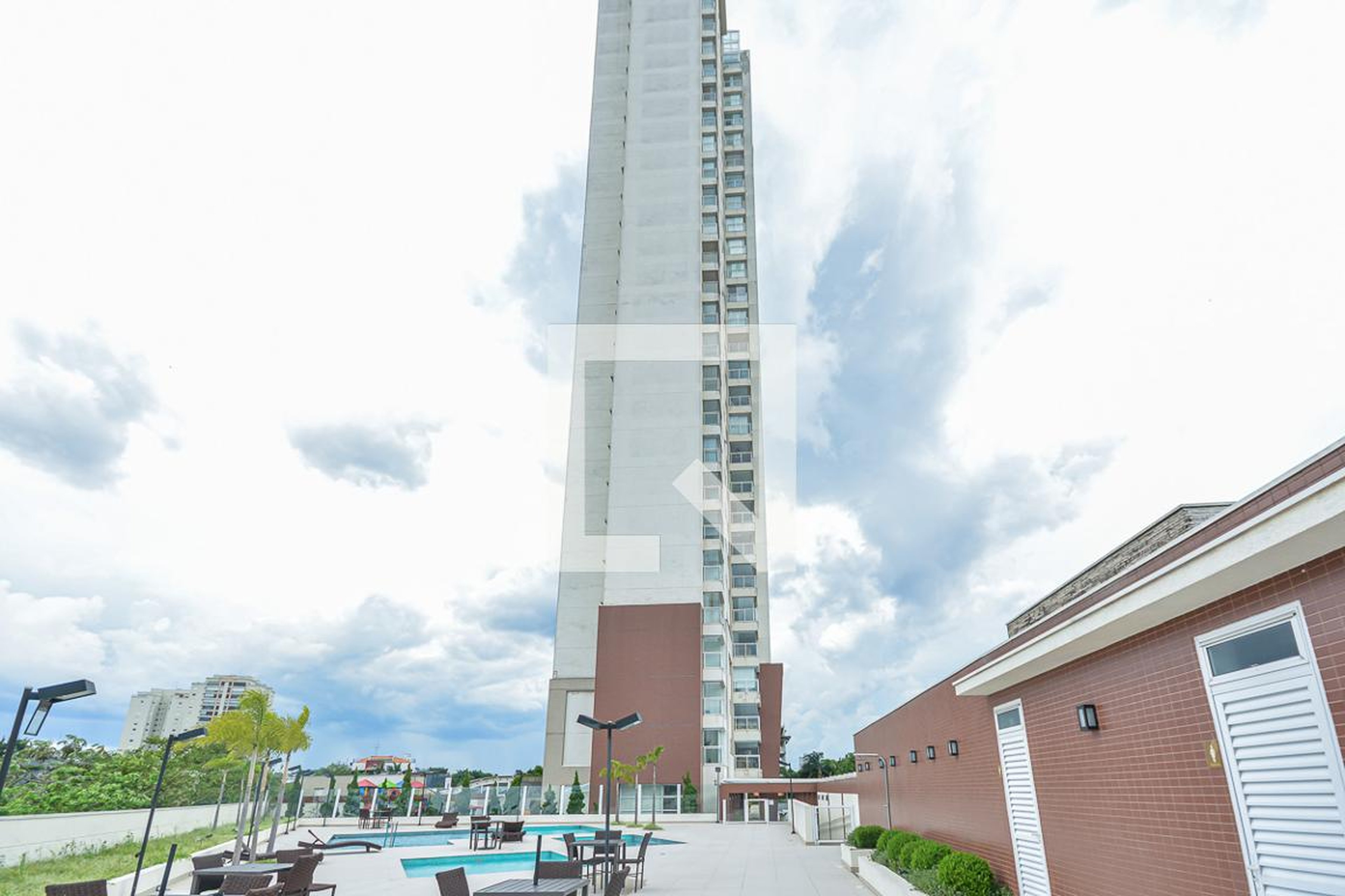 Fachada Condomínio Cena Golf Residence