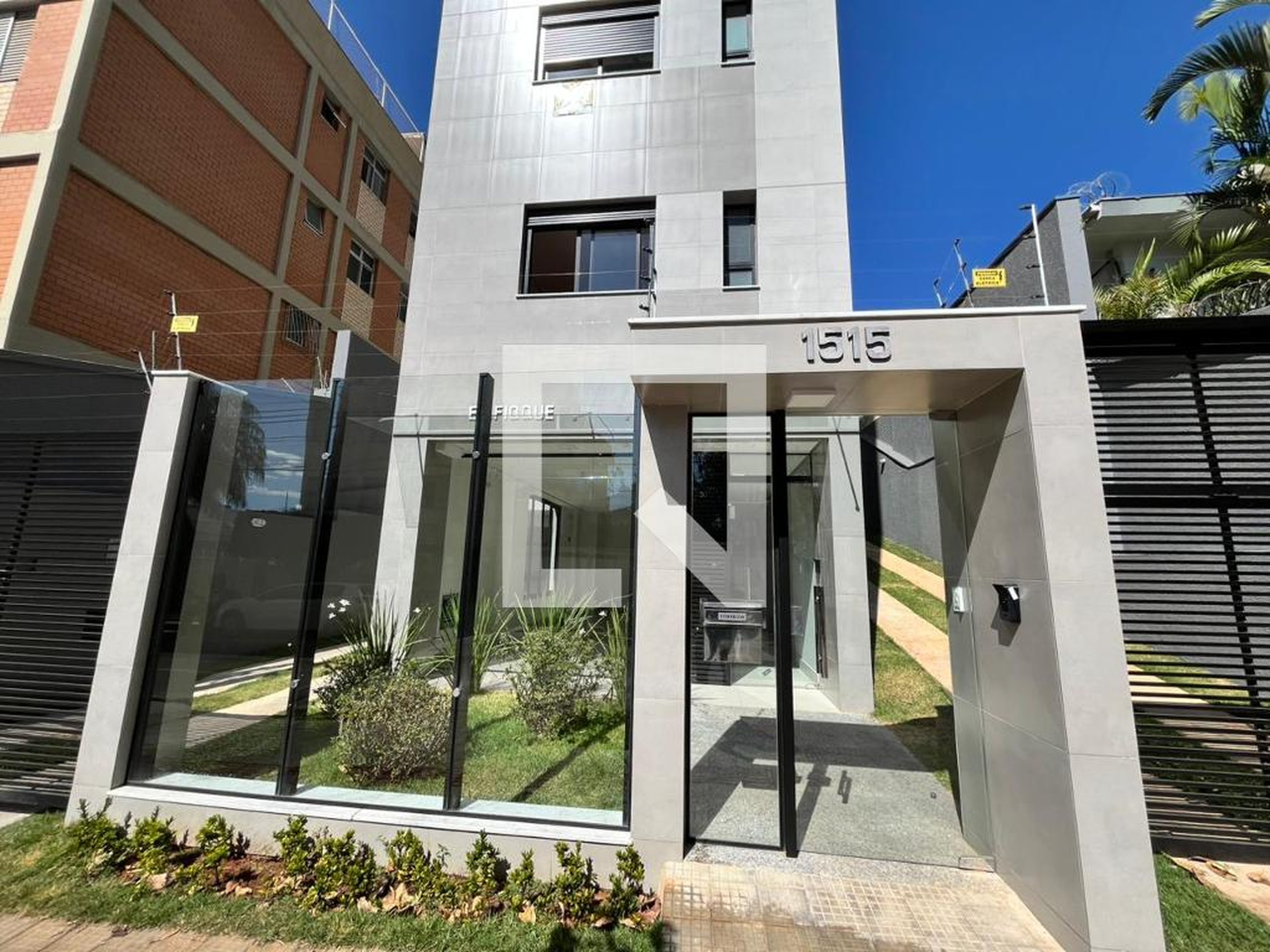 Fachada Condomínio em Rua Herculano de Freitas, 1515