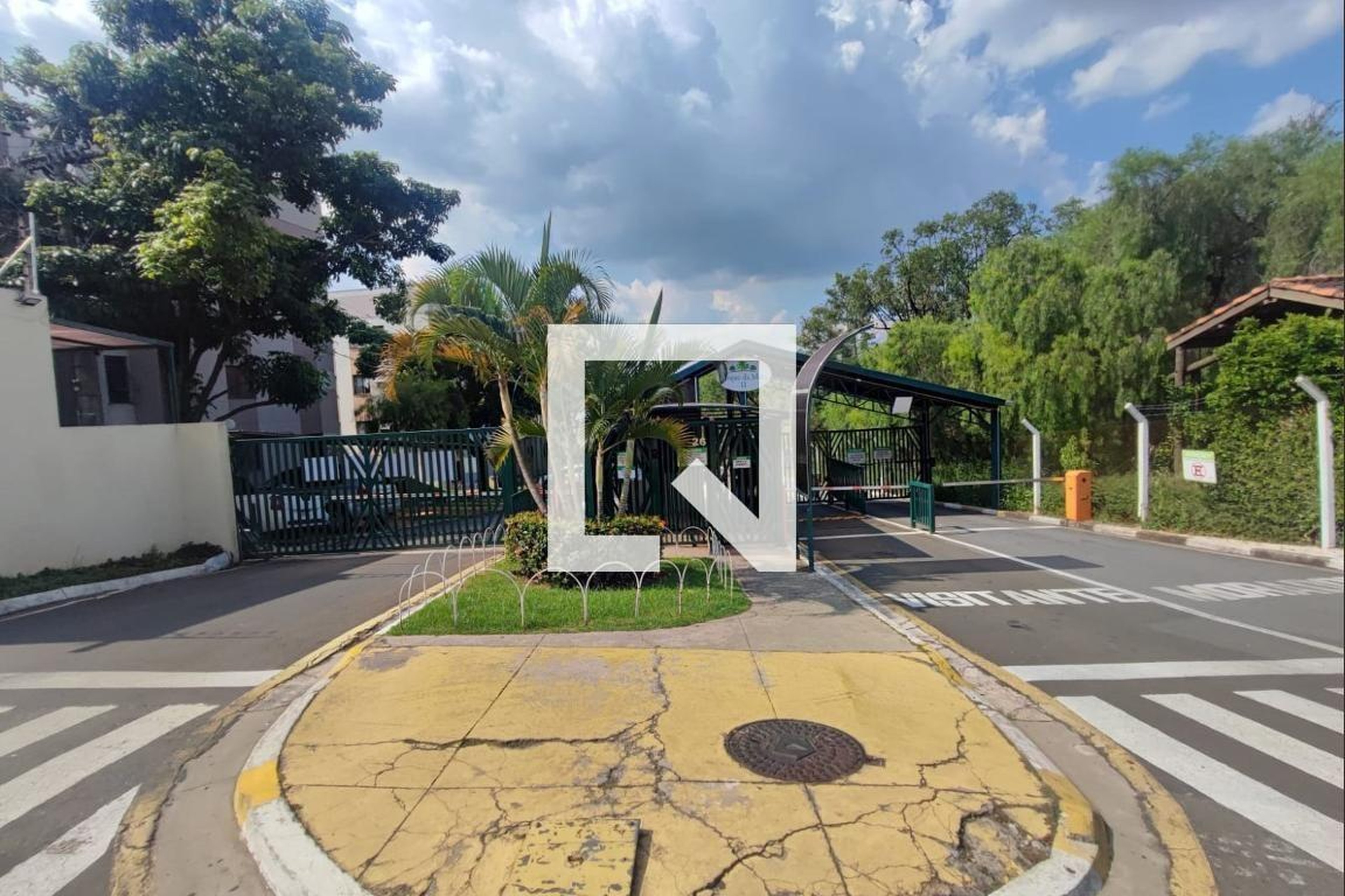 Fachada do Condomínio Condomínio Parque da Mata II