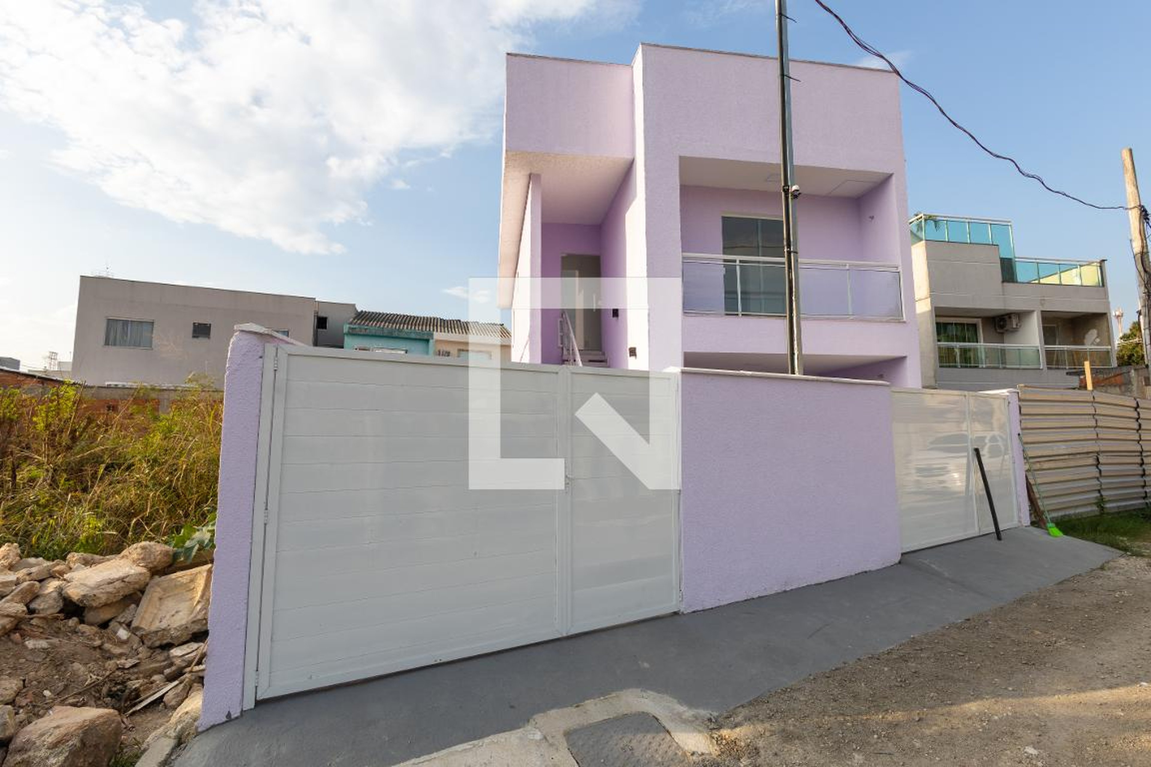 Fachada Condomínio em Rua Jorge Sampaio, 445