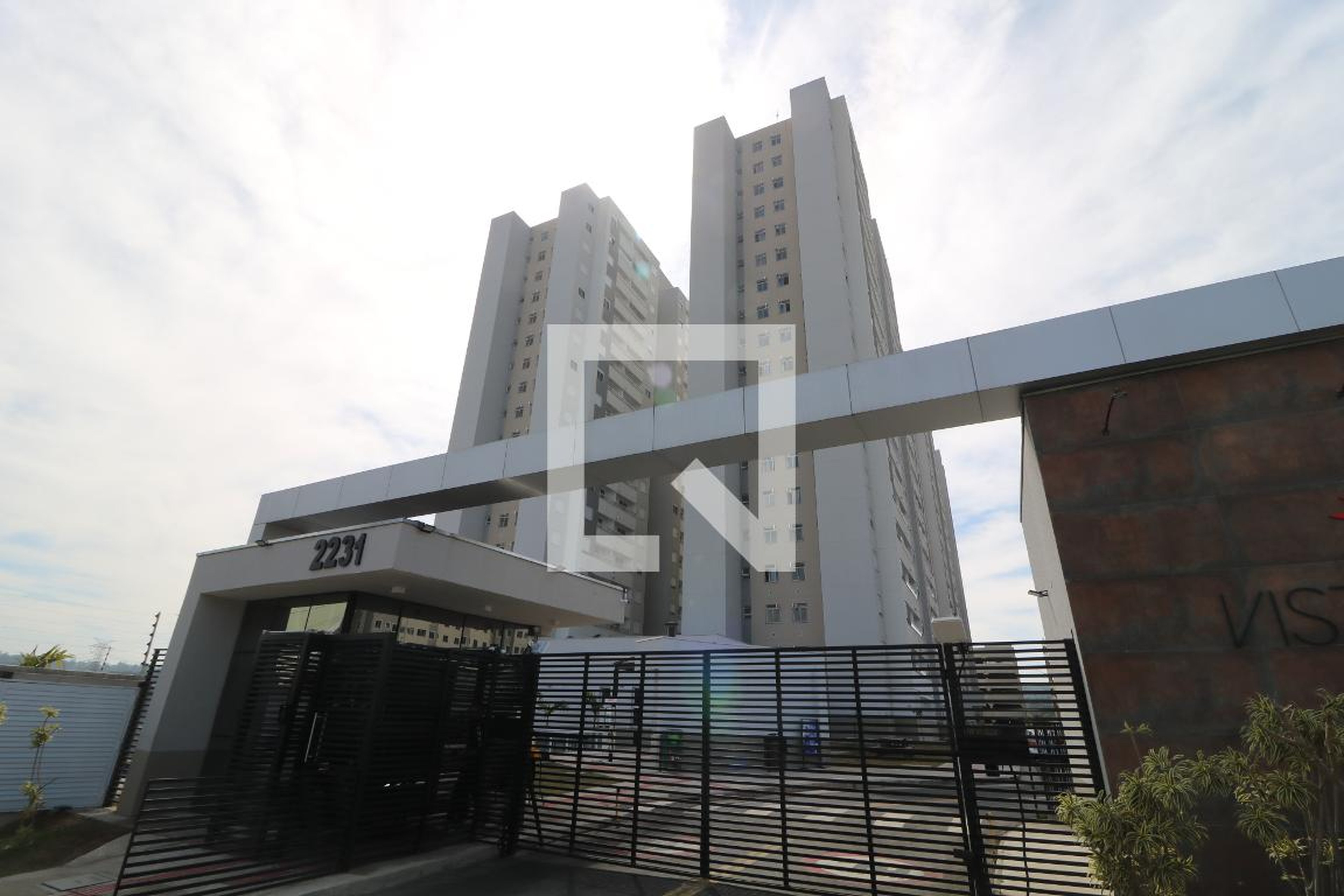 Fachada do Prédio Condomínio Vista Park  Emccamp