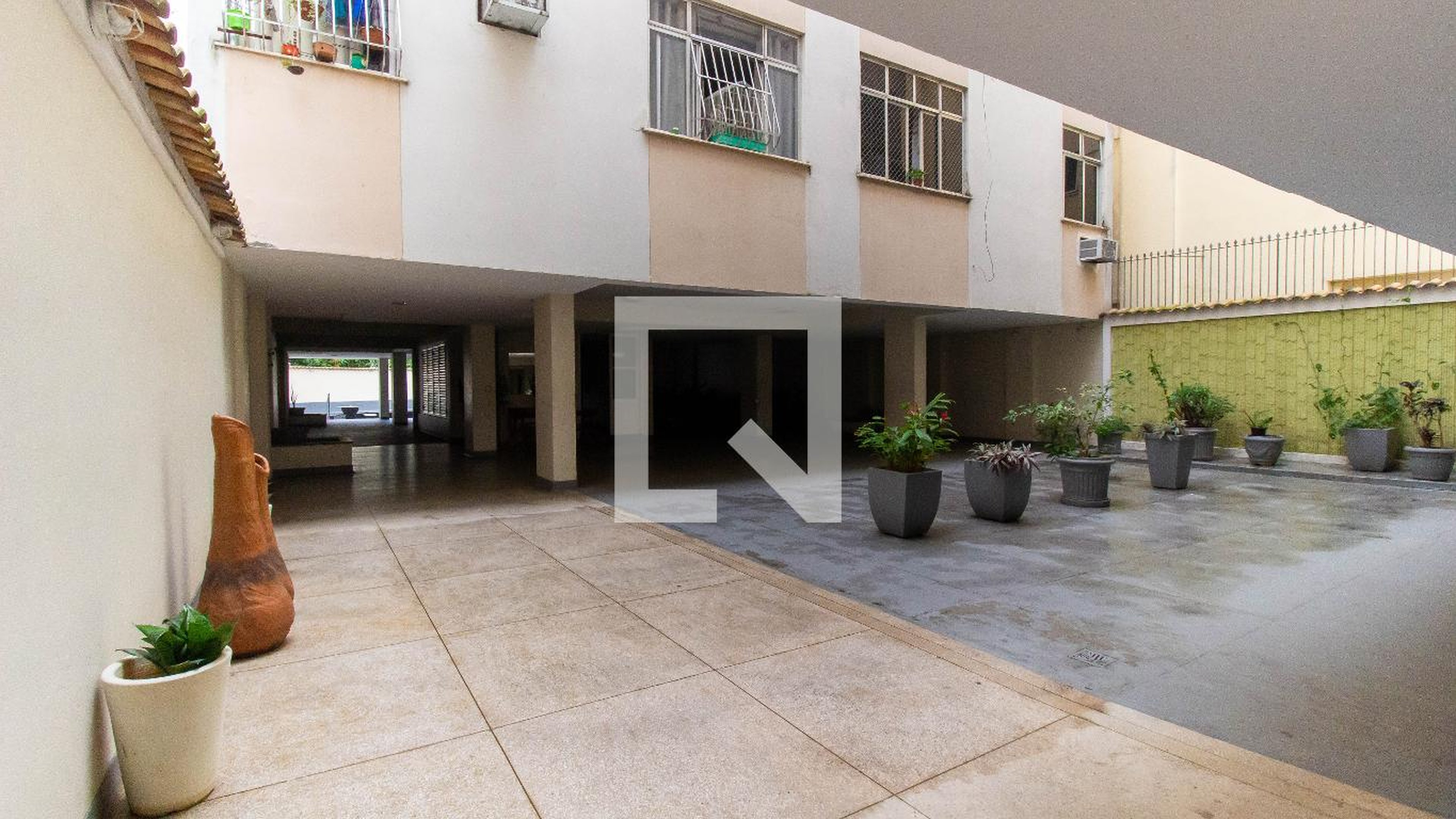 Área comum - Nivaldo Brasil