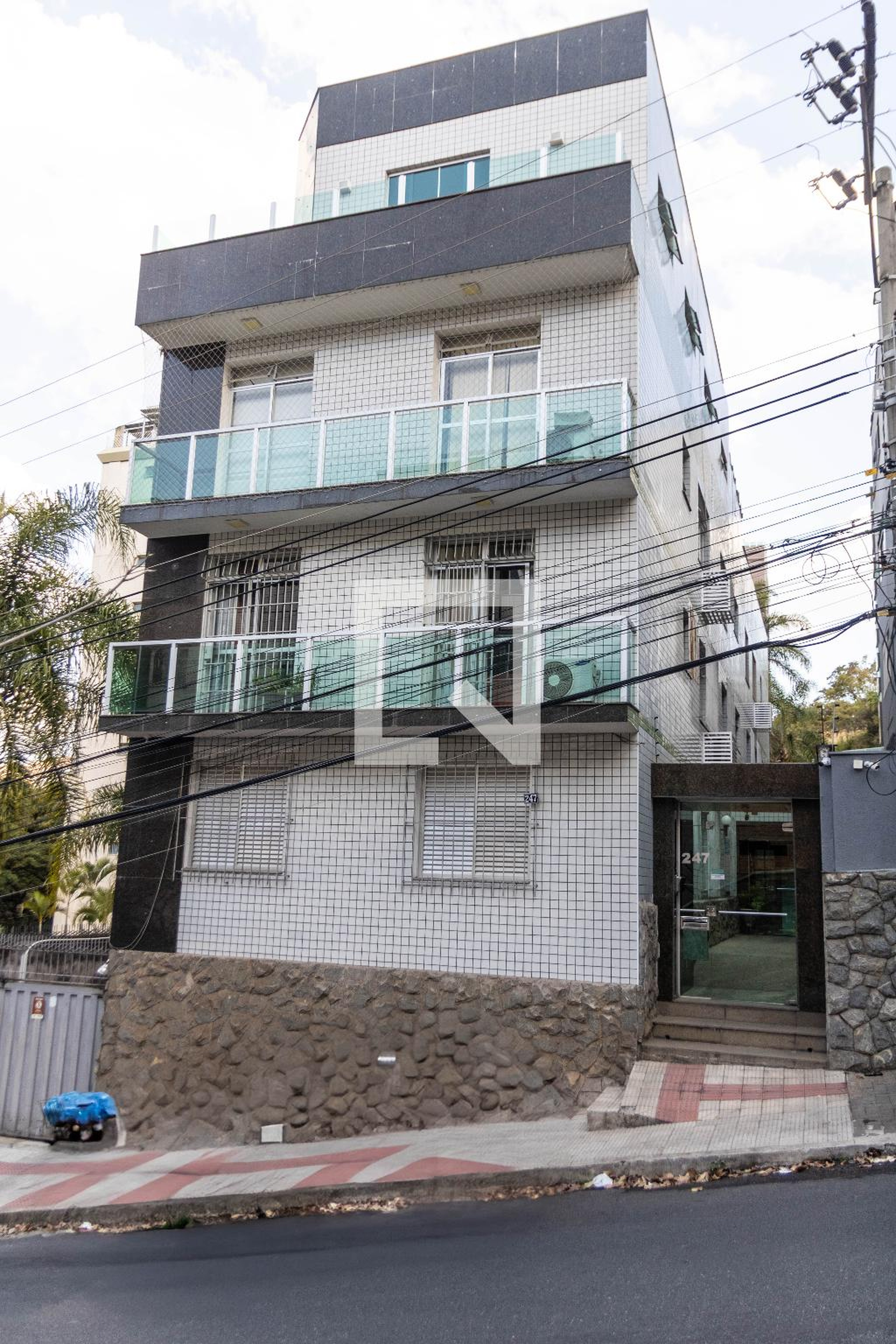 Fachada do Prédio Condomínio em Rua Doutor Juvenal dos Santos, 247