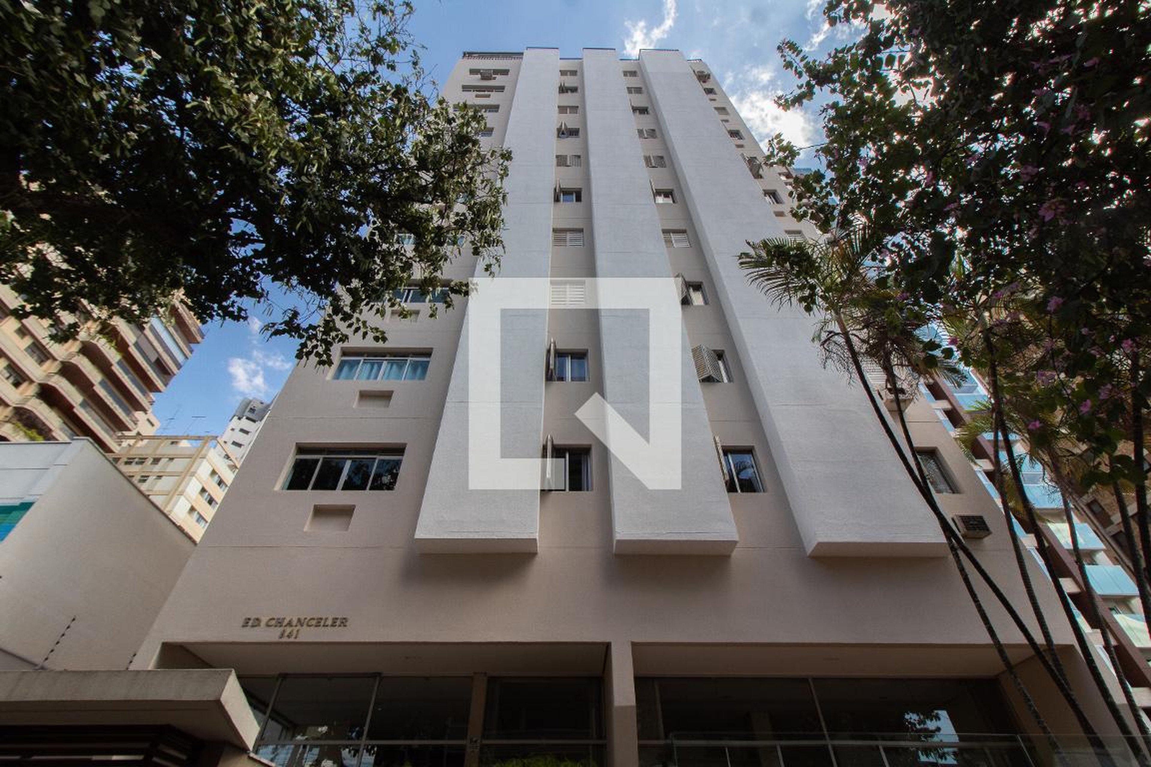 Fachada Condomínio em Rua Maria Monteiro, 841