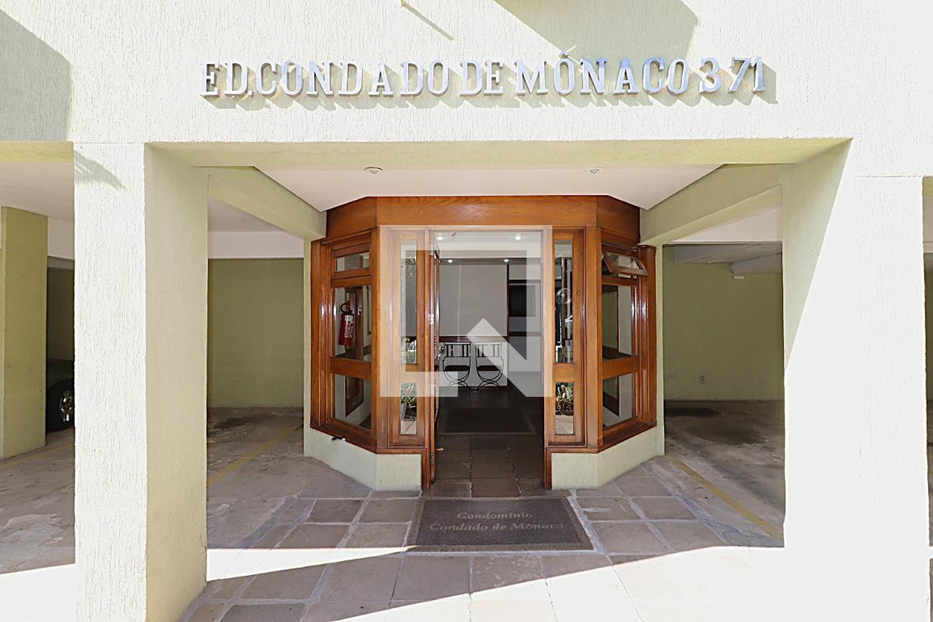 Entrada do prédio - ado de Mônaco