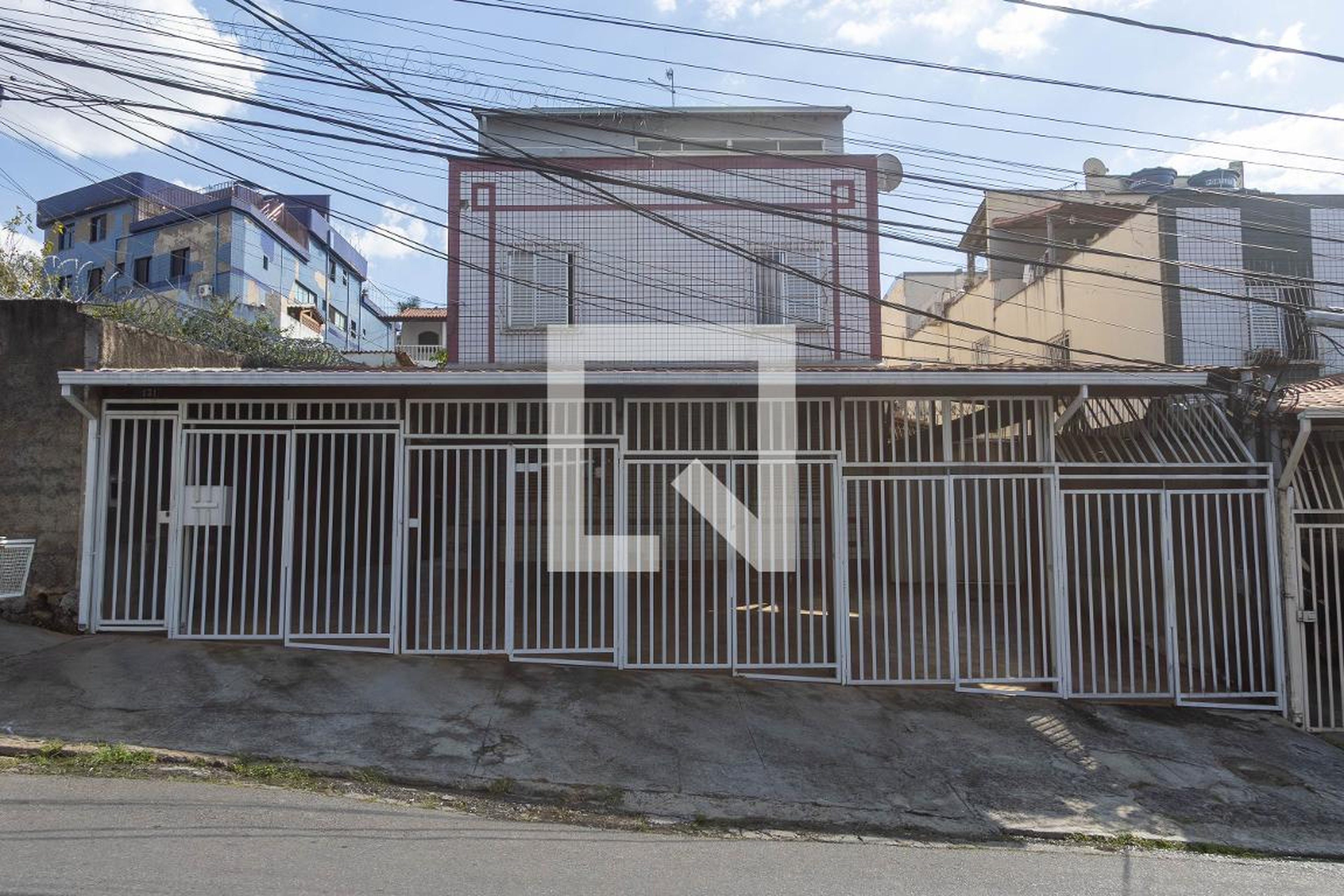 Fachada Condomínio em Rua Professor Clóvis de Faria, 131