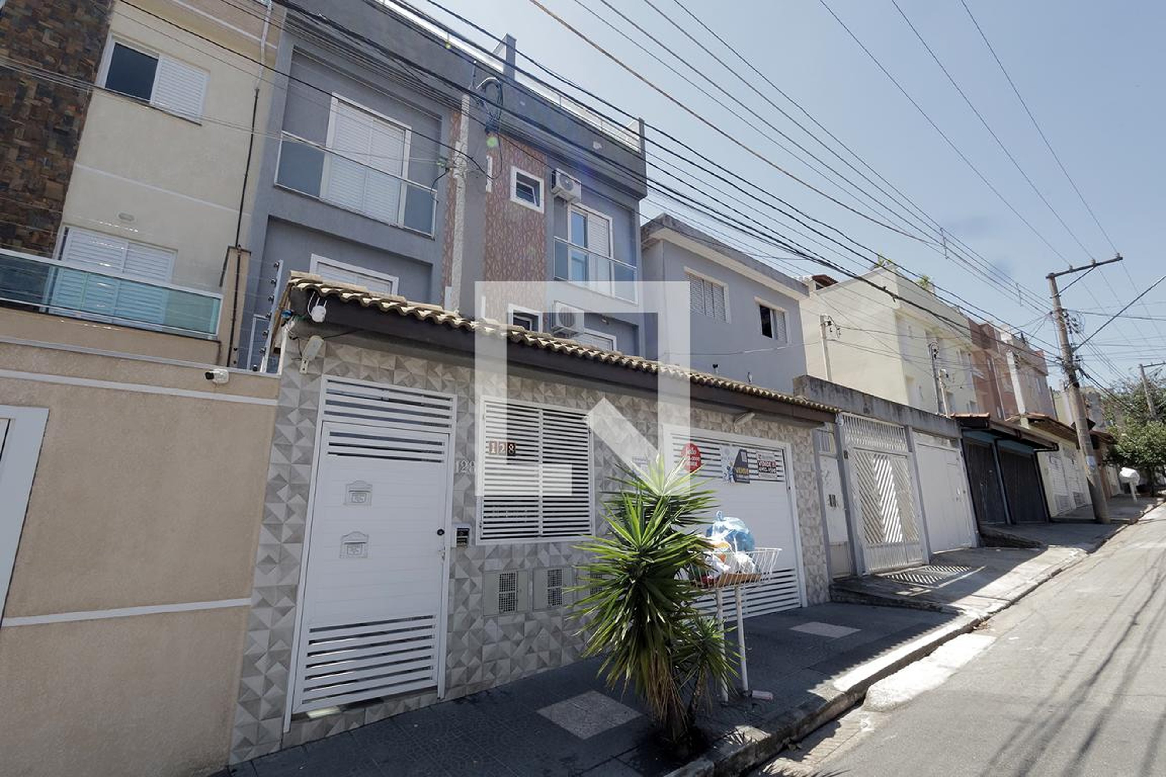 Fachada Condomínio em Rua Antuerpia, 128