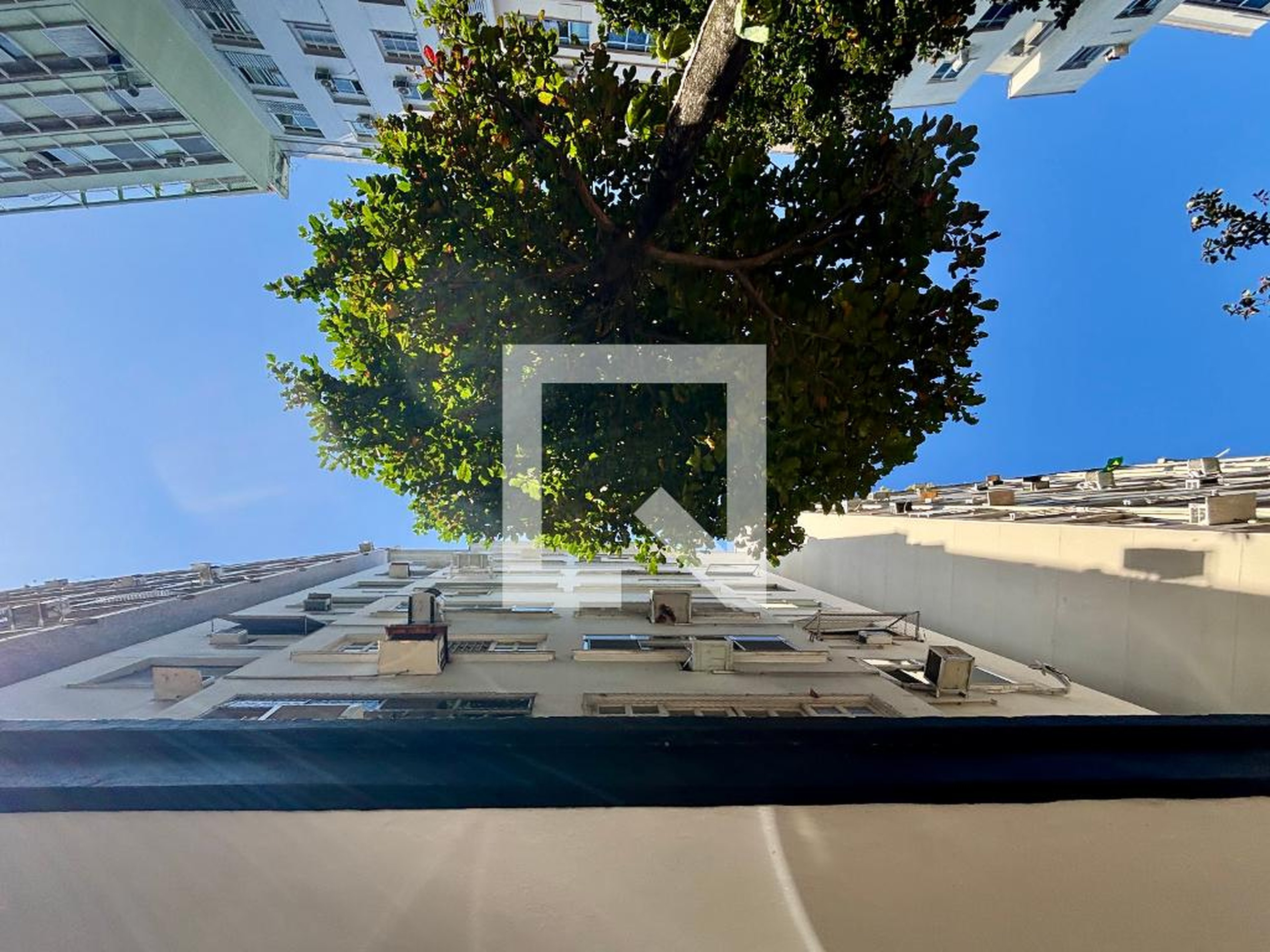 Fachada Condomínio em Rua Raimundo Corrêa, 36