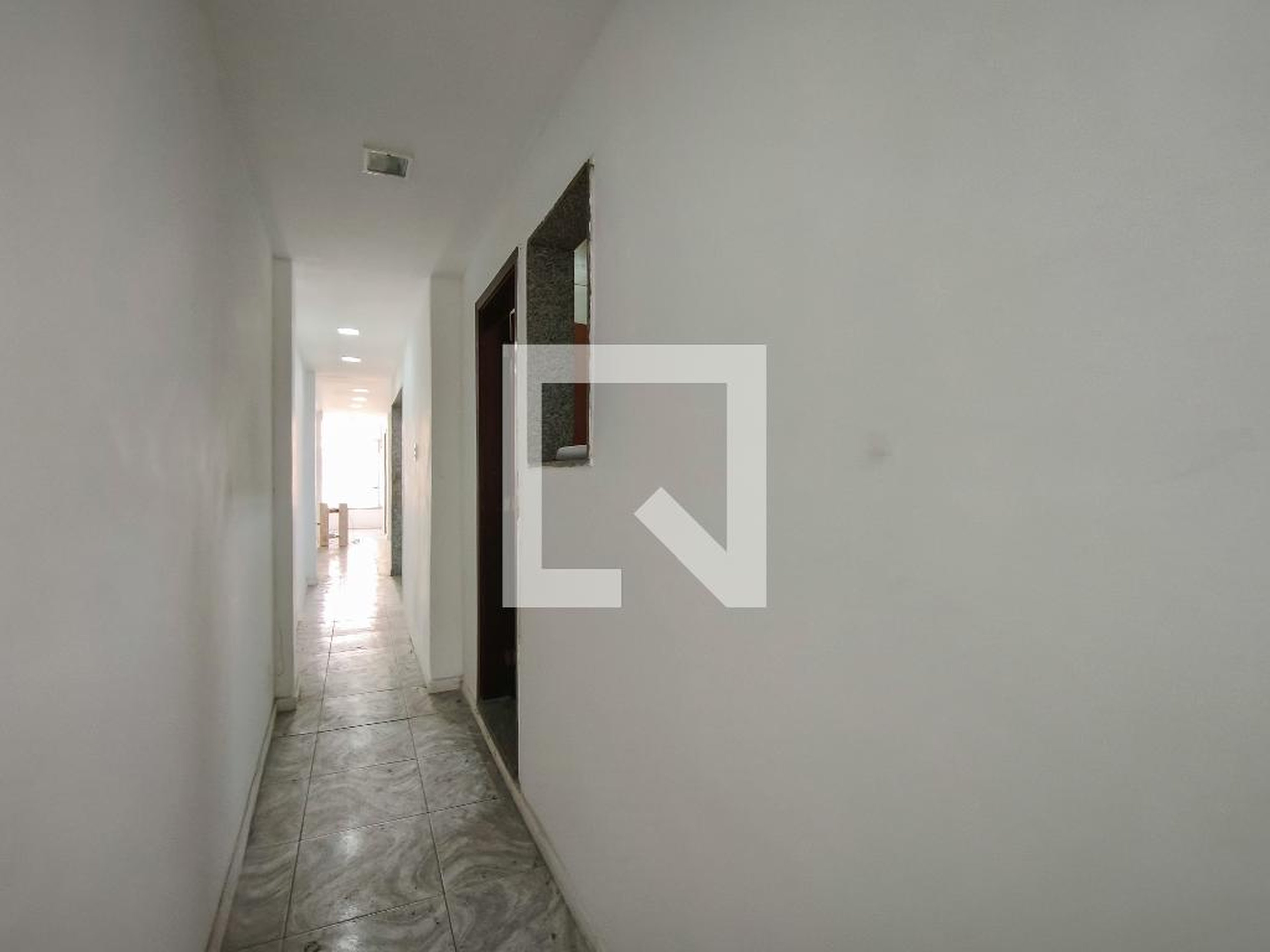 Entrada Condomínio em Rua Teixeira Júnior, 422