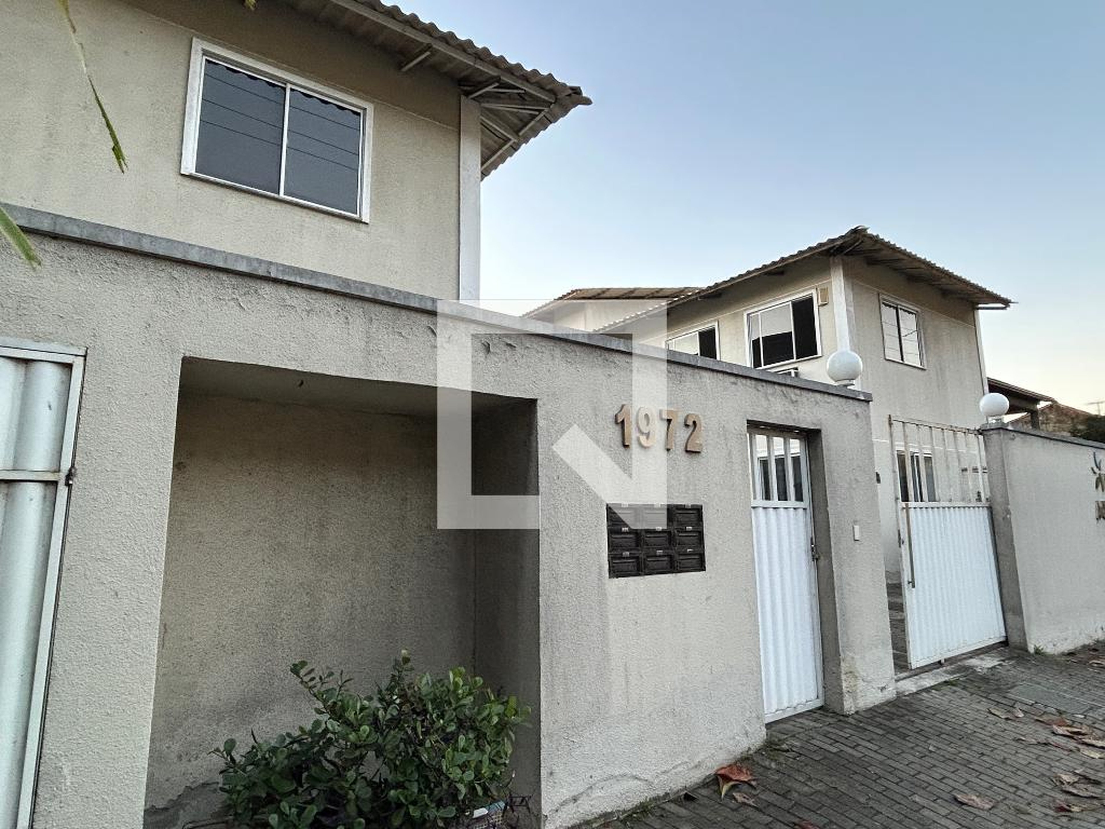 Fachada Condomínio em Rua Euzébio de Almeida, 1972