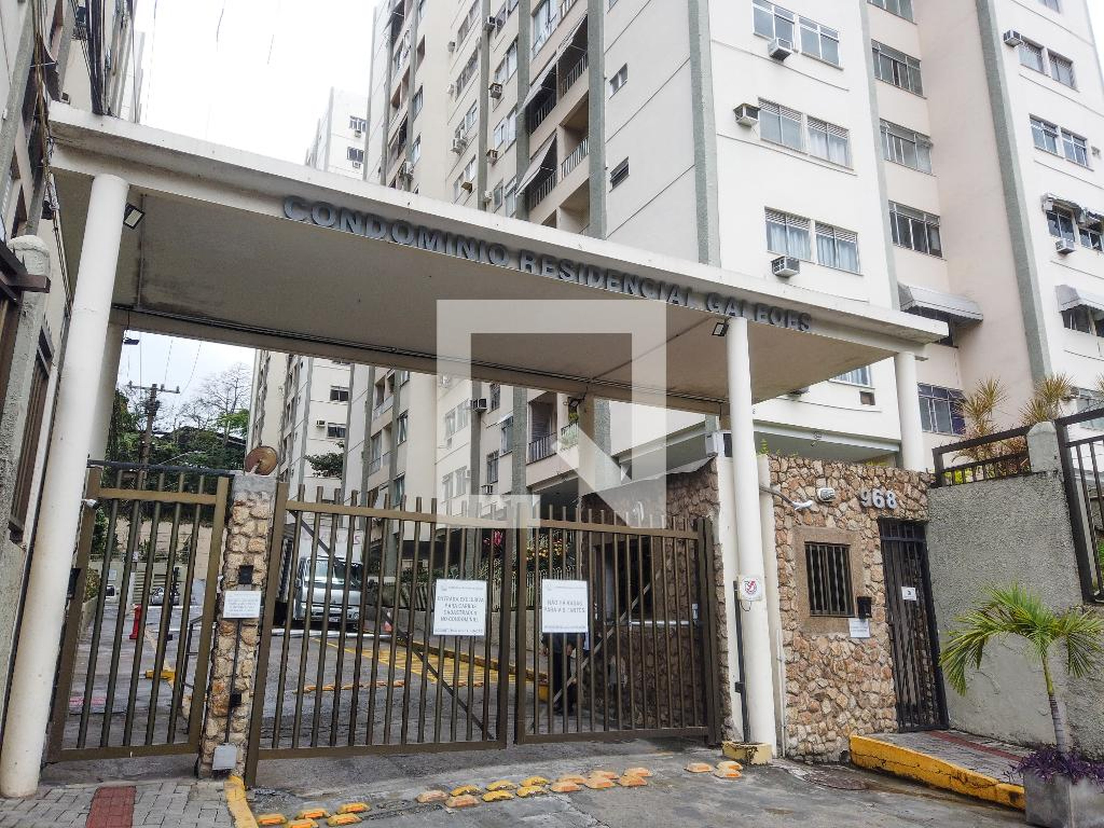 Fachada do Condomínio Condomínio Galeões