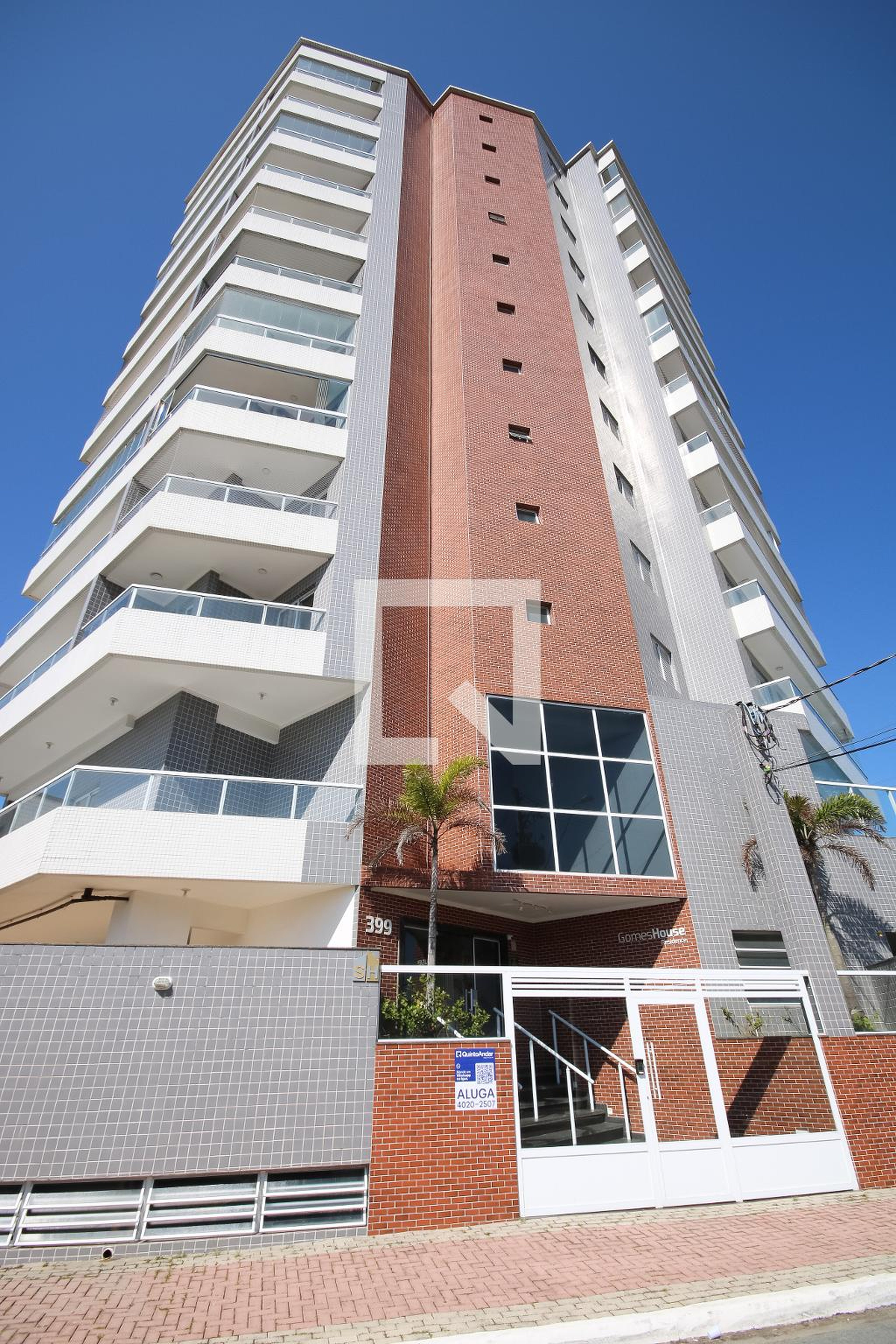 Fachada Condomínio Gomes House Residence