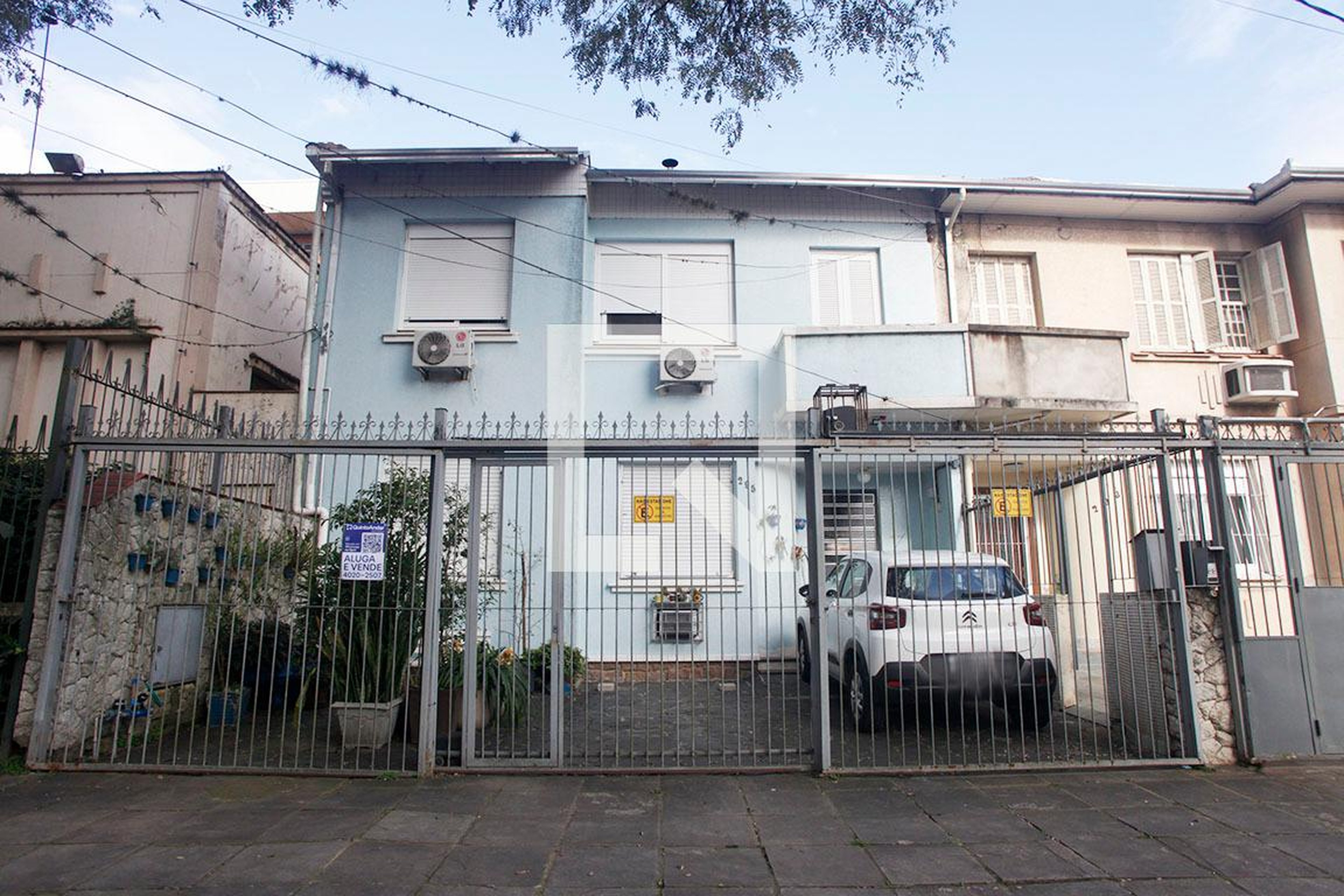 Fachada Condomínio em Rua Dona Leopoldina, 295