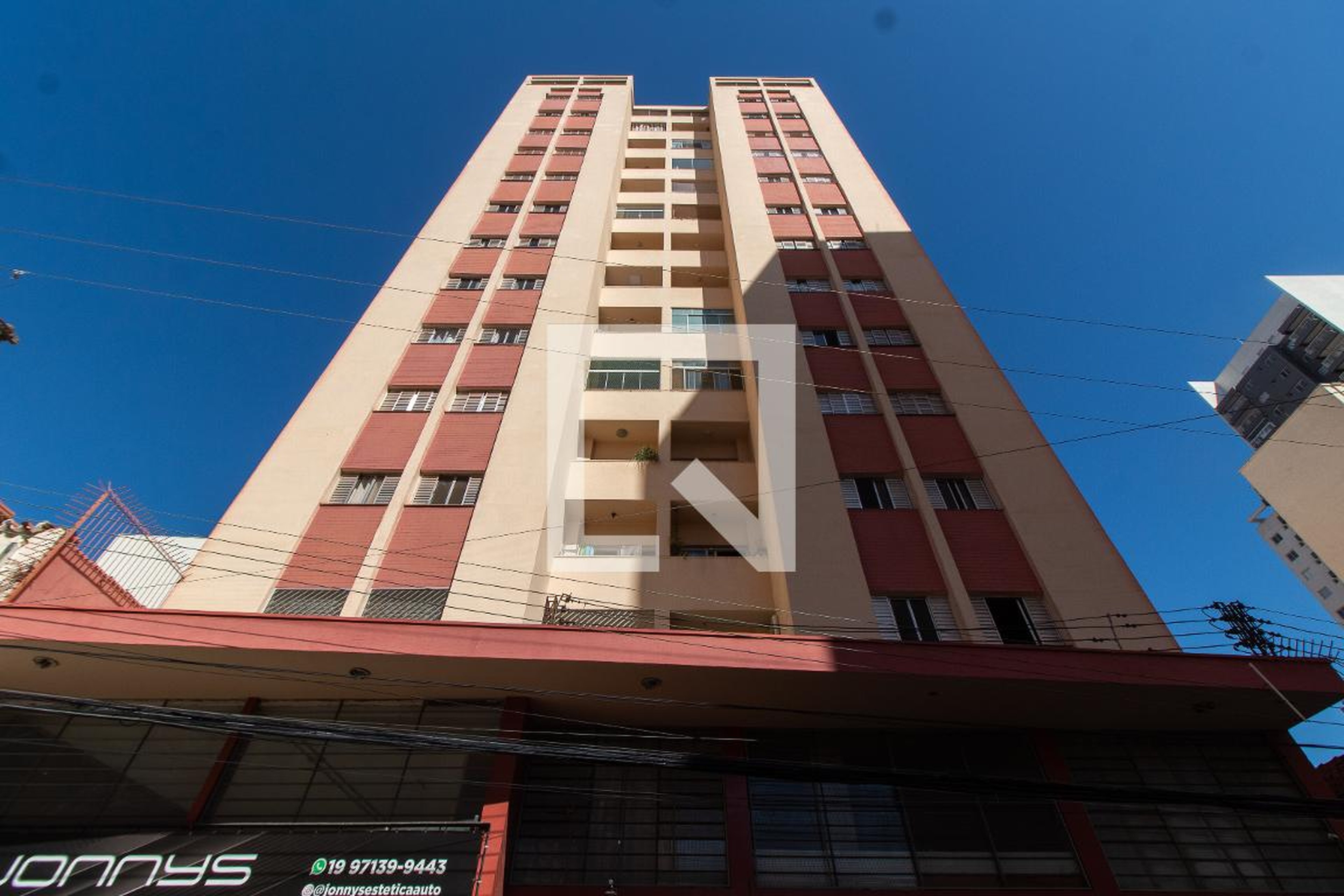 Fachada Condomínio em Rua Doutor Quirino, 697