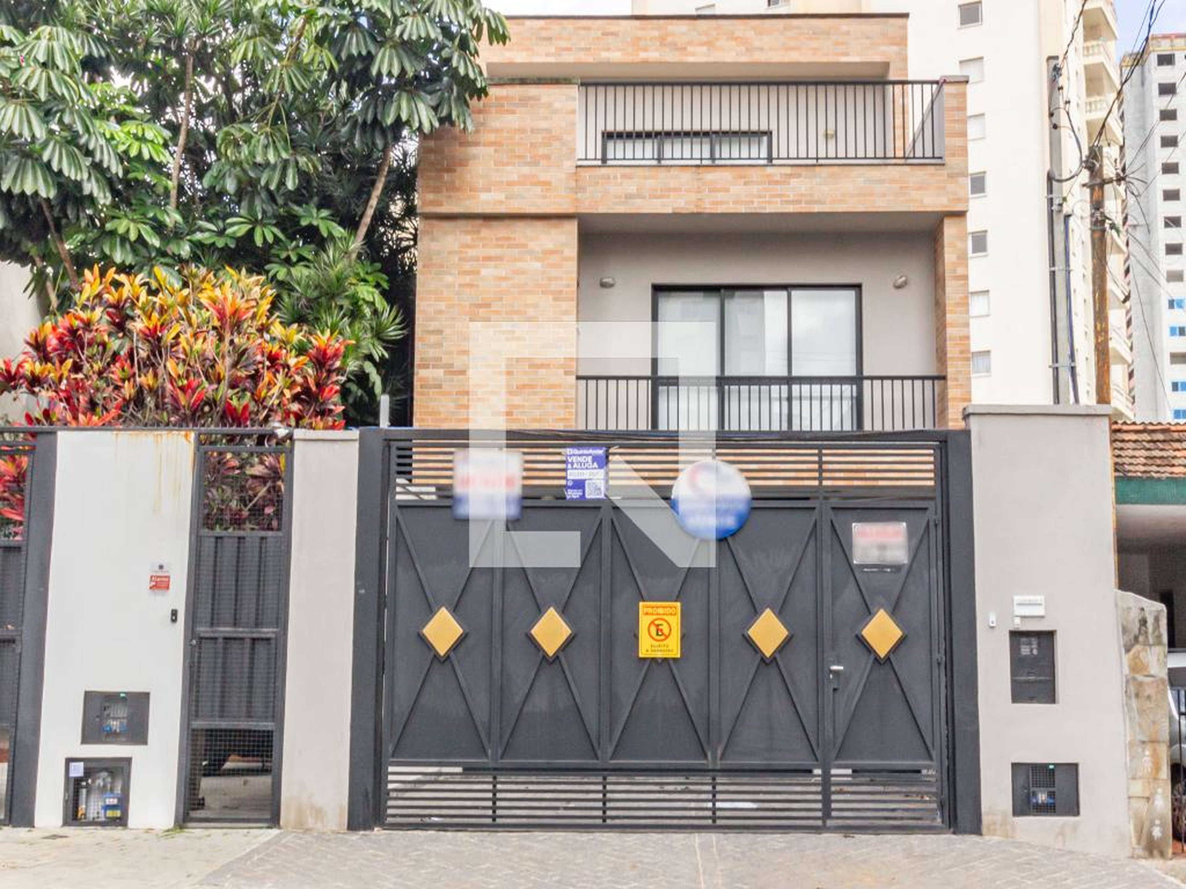 Fachada Condomínio em Rua Dias Leme, 206