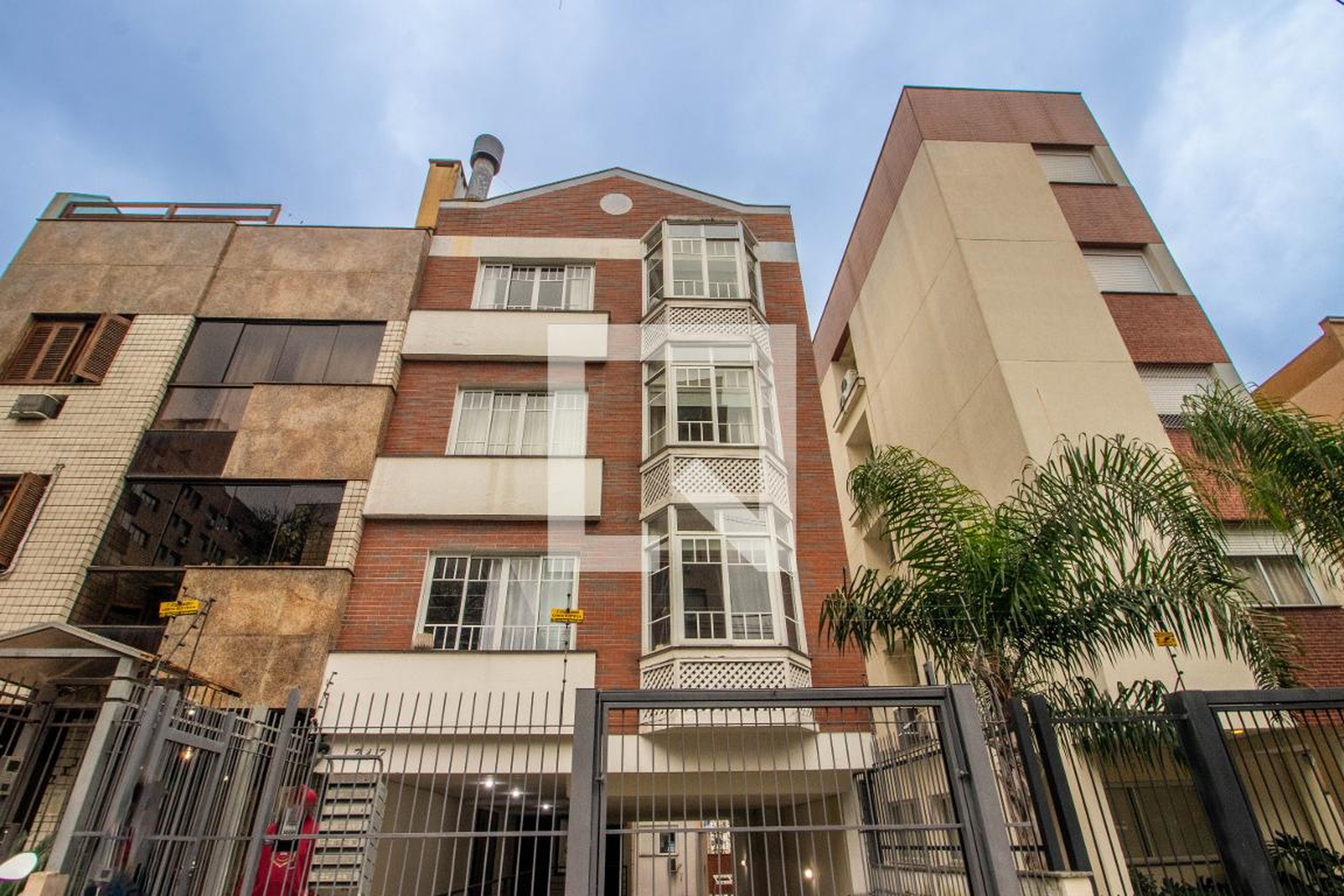 Fachada Condomínio em Rua Carlos Von Koseritz, 747