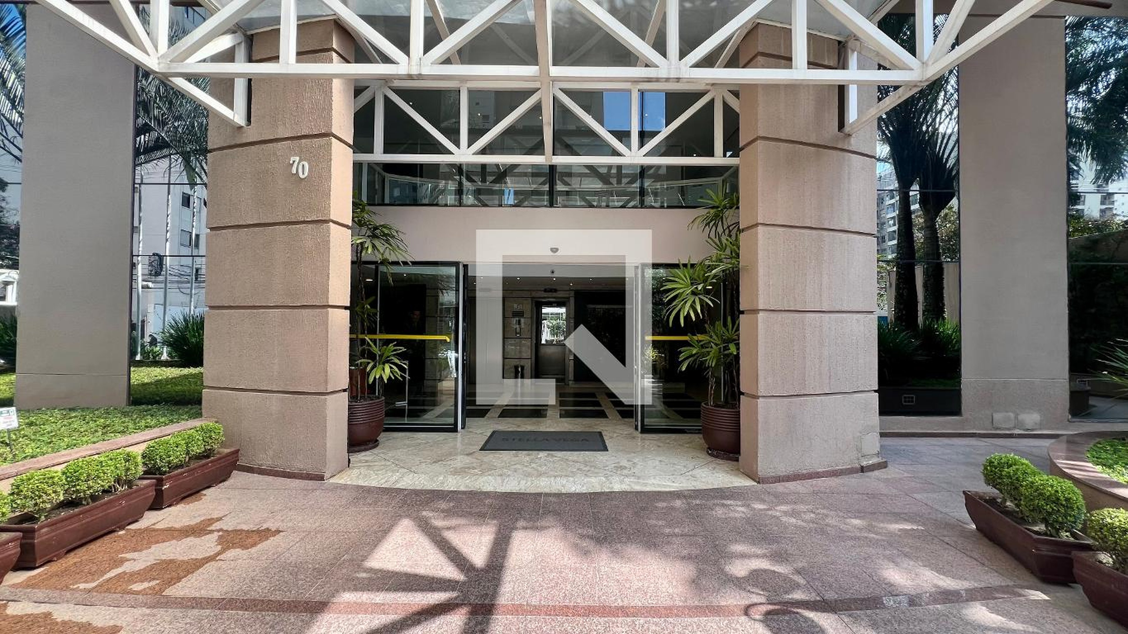 Entrada - Stella Vega