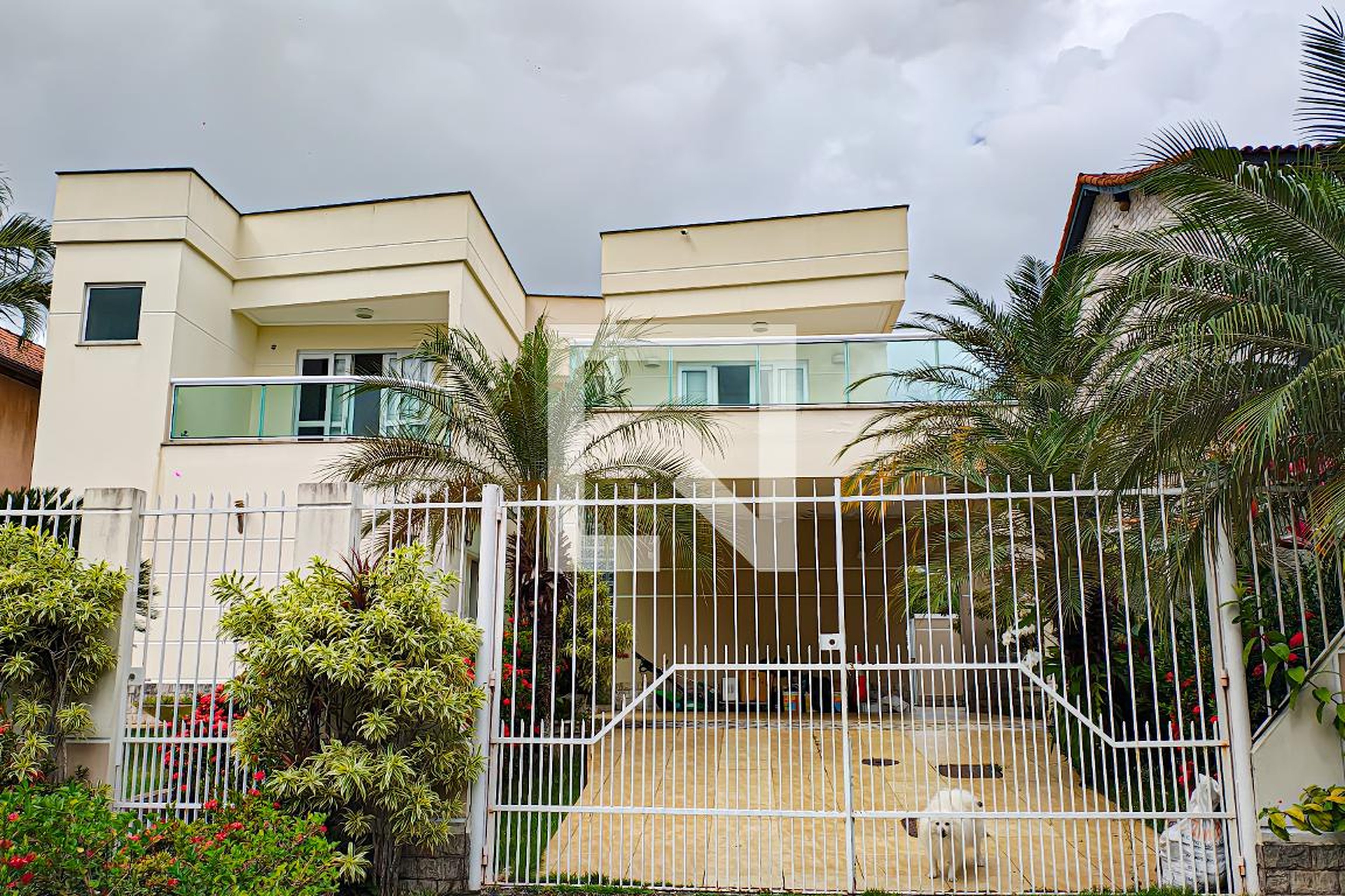 Fachada Condomínio em Rua Ana Silva, 900