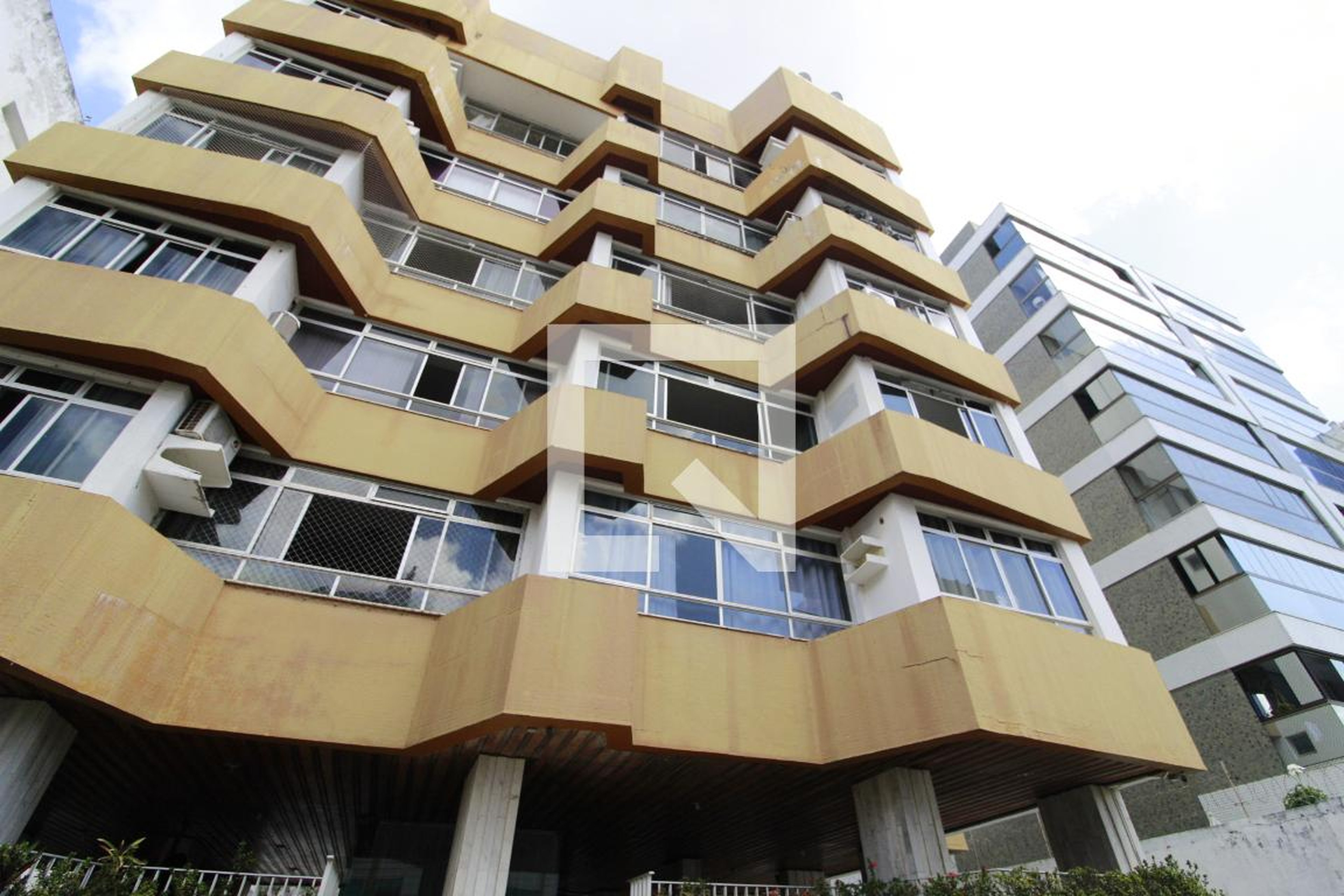 Fachada Condomínio em Rua Coronel Durval Mattos, 1195