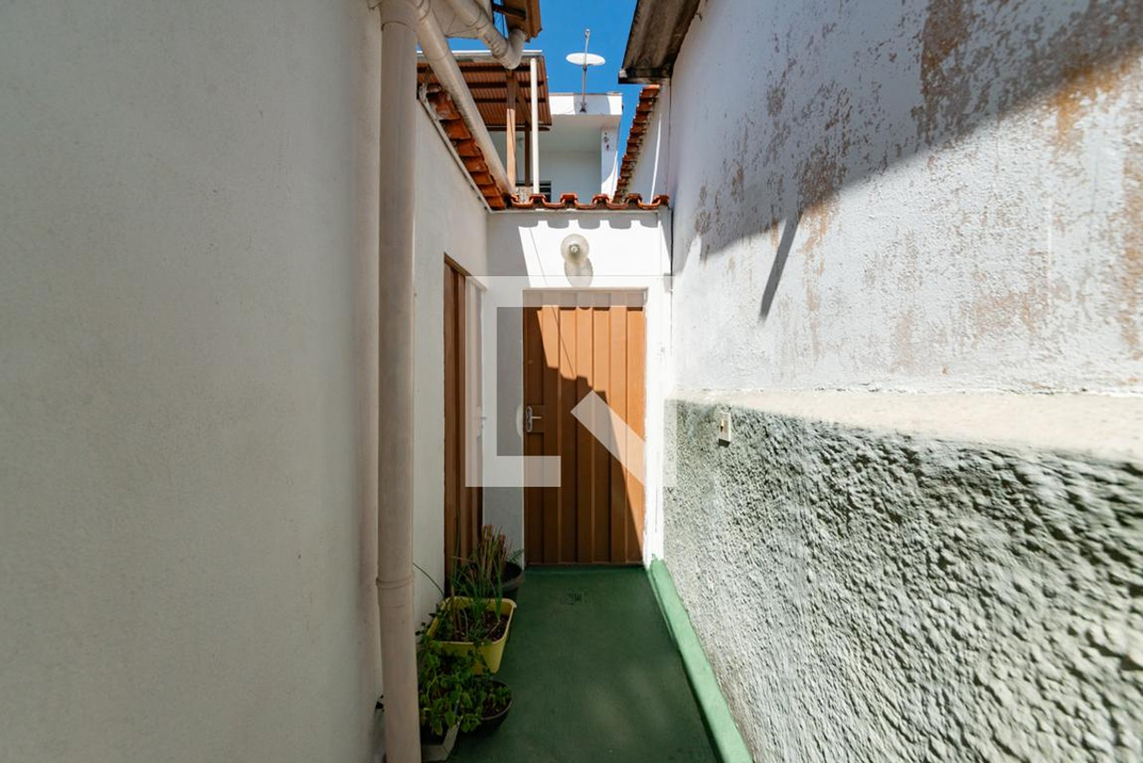 Entrada Condomínio em Rua Boassara, 317