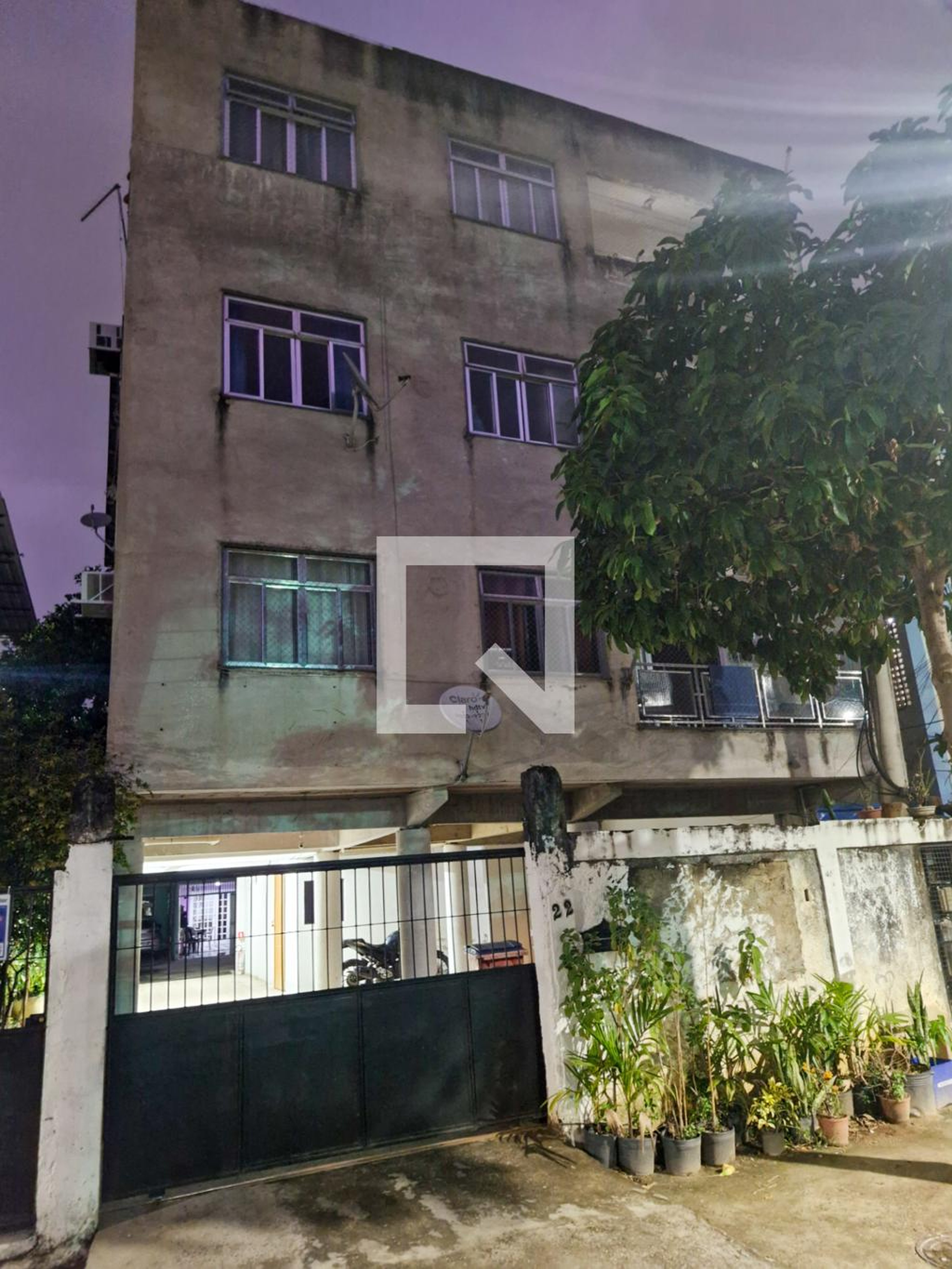 Fachada Condomínio em Rua Hugo Thompson Nogueira, 22