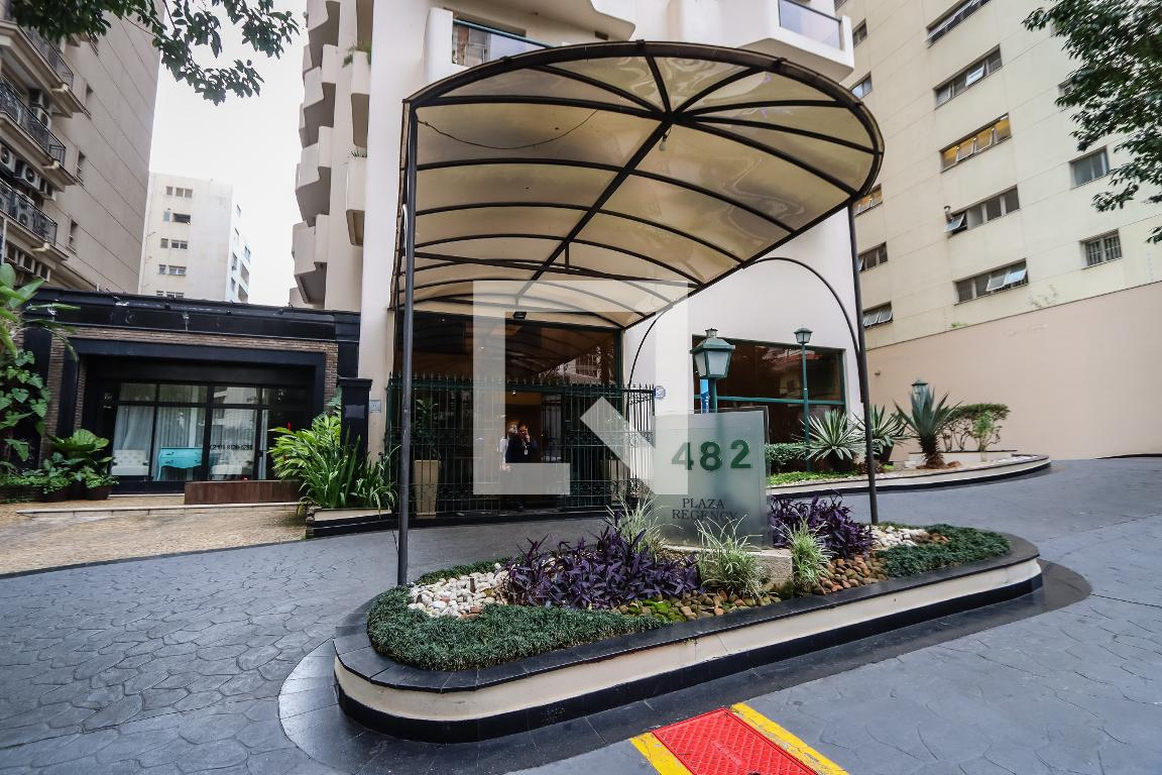 Fachada do Prédio Condomínio Plaza Regency