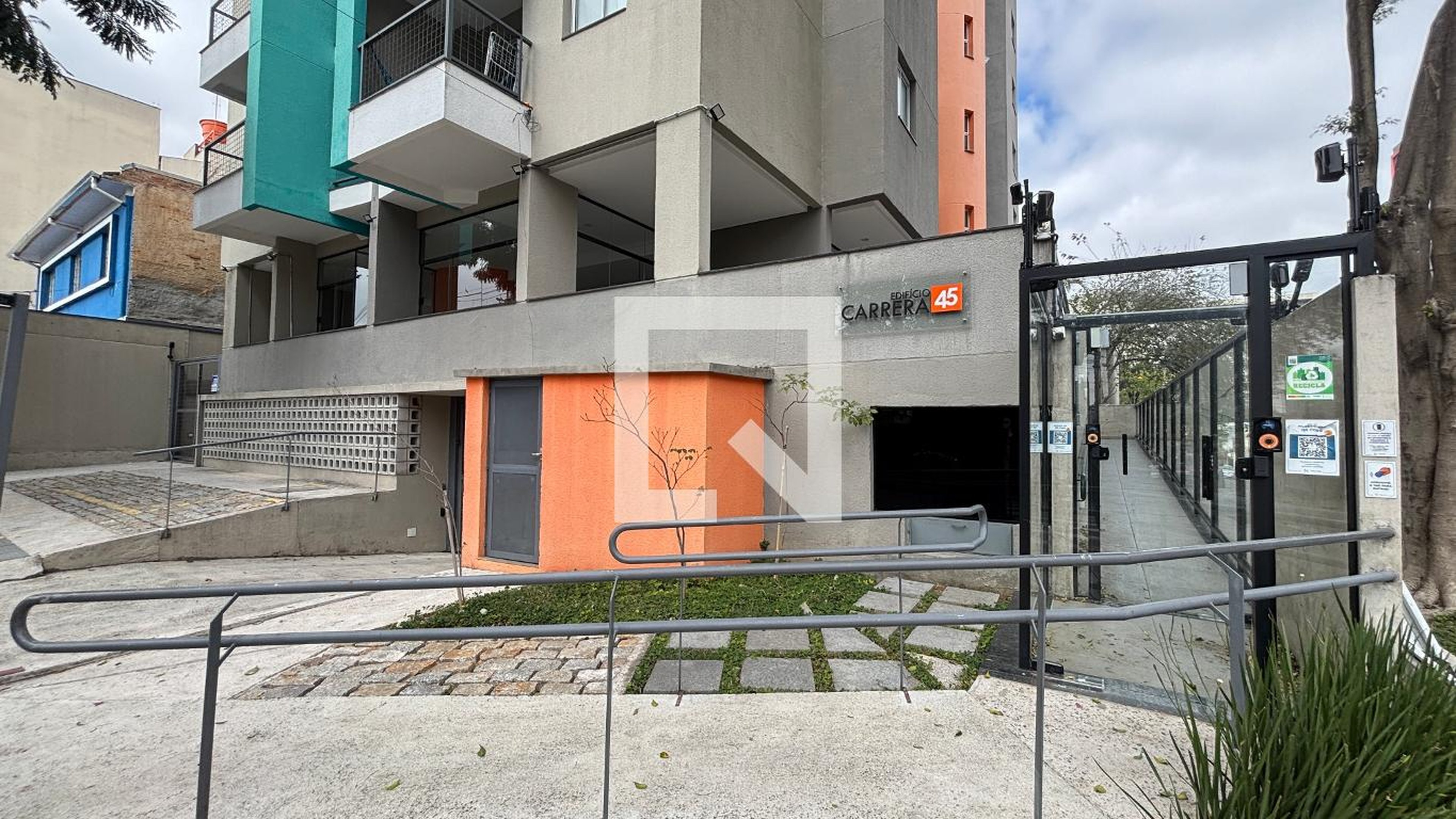 Fachada Condomínio Carreira 45