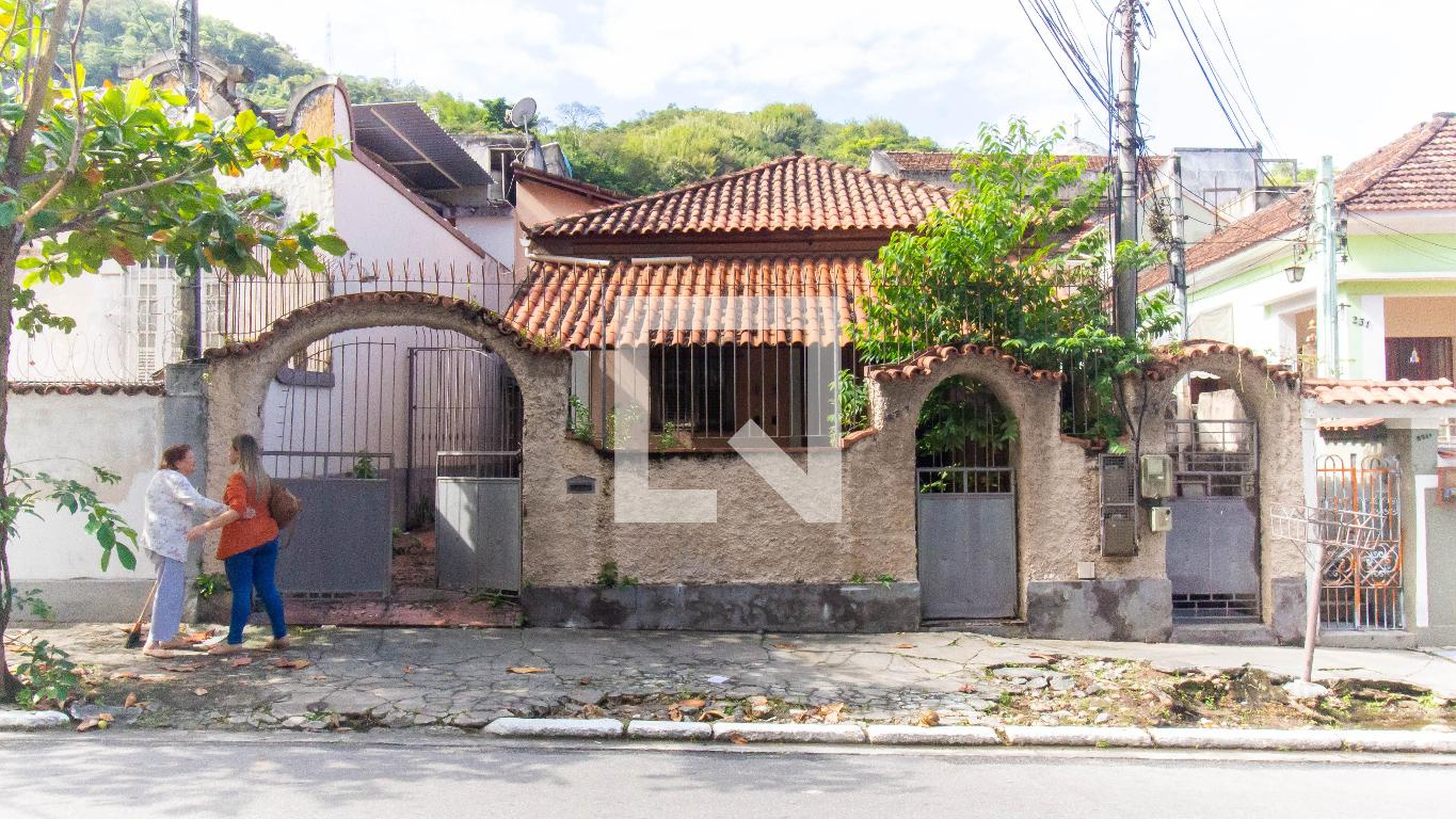 Fachada Condomínio em Rua Vereador Duque Estrada, 227