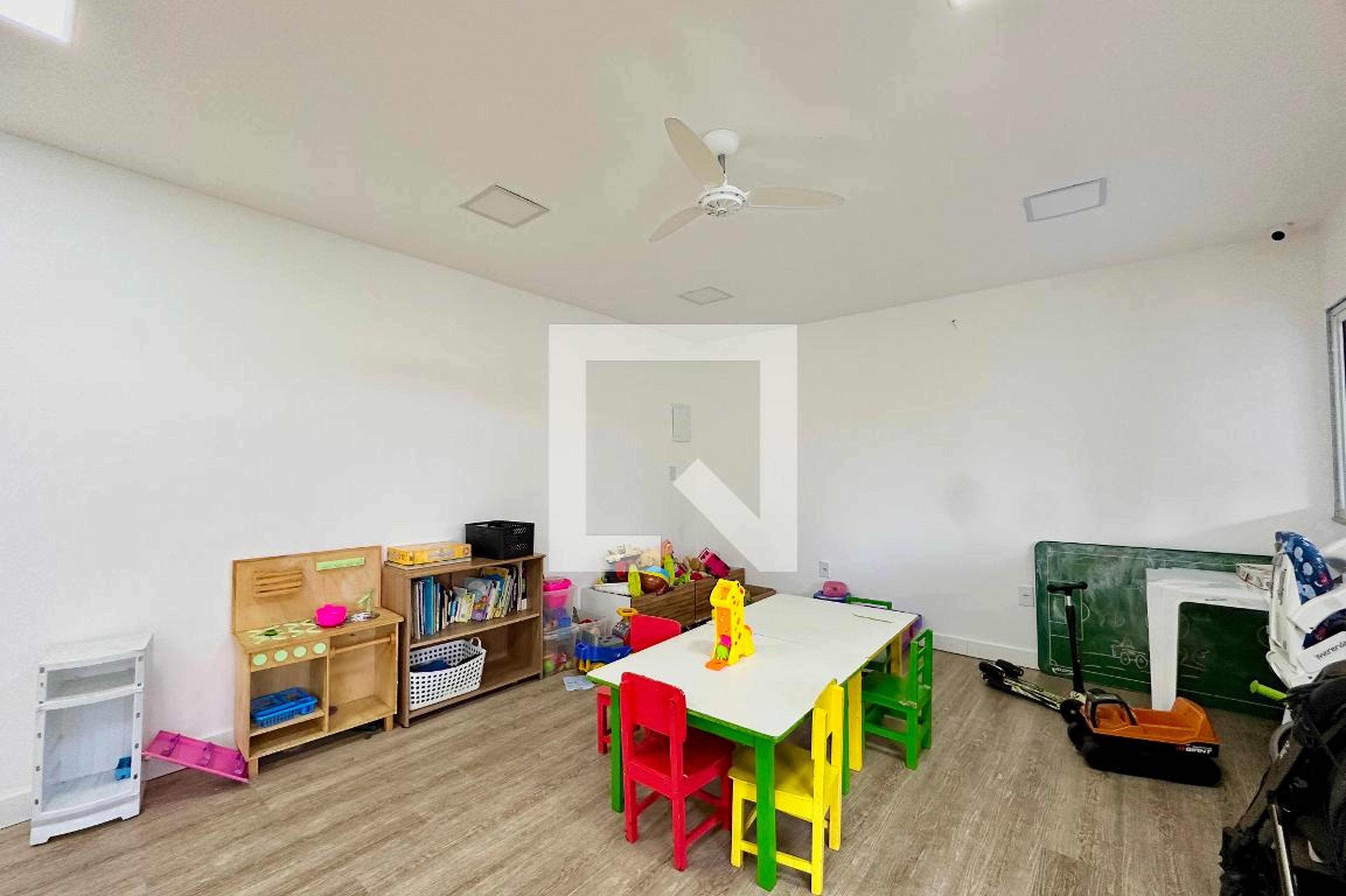 Área comum - Fizzi Contini