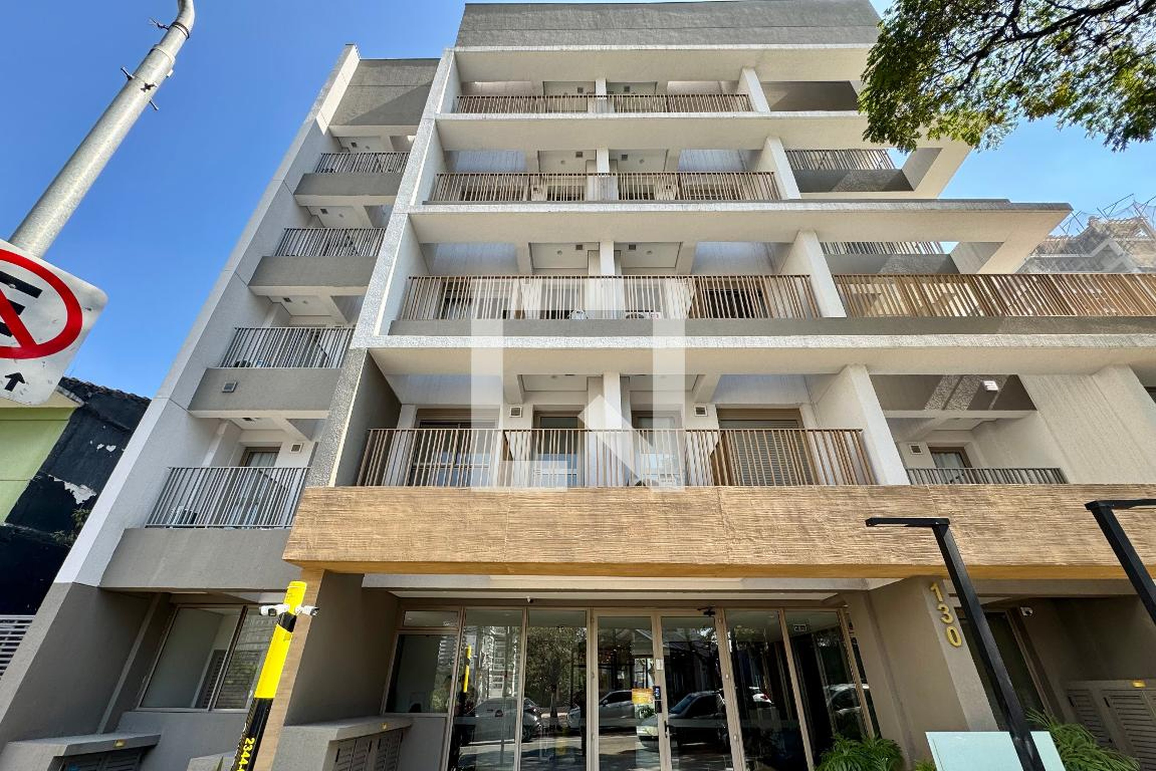 Fachada Condomínio em Rua Paulistânia, 144