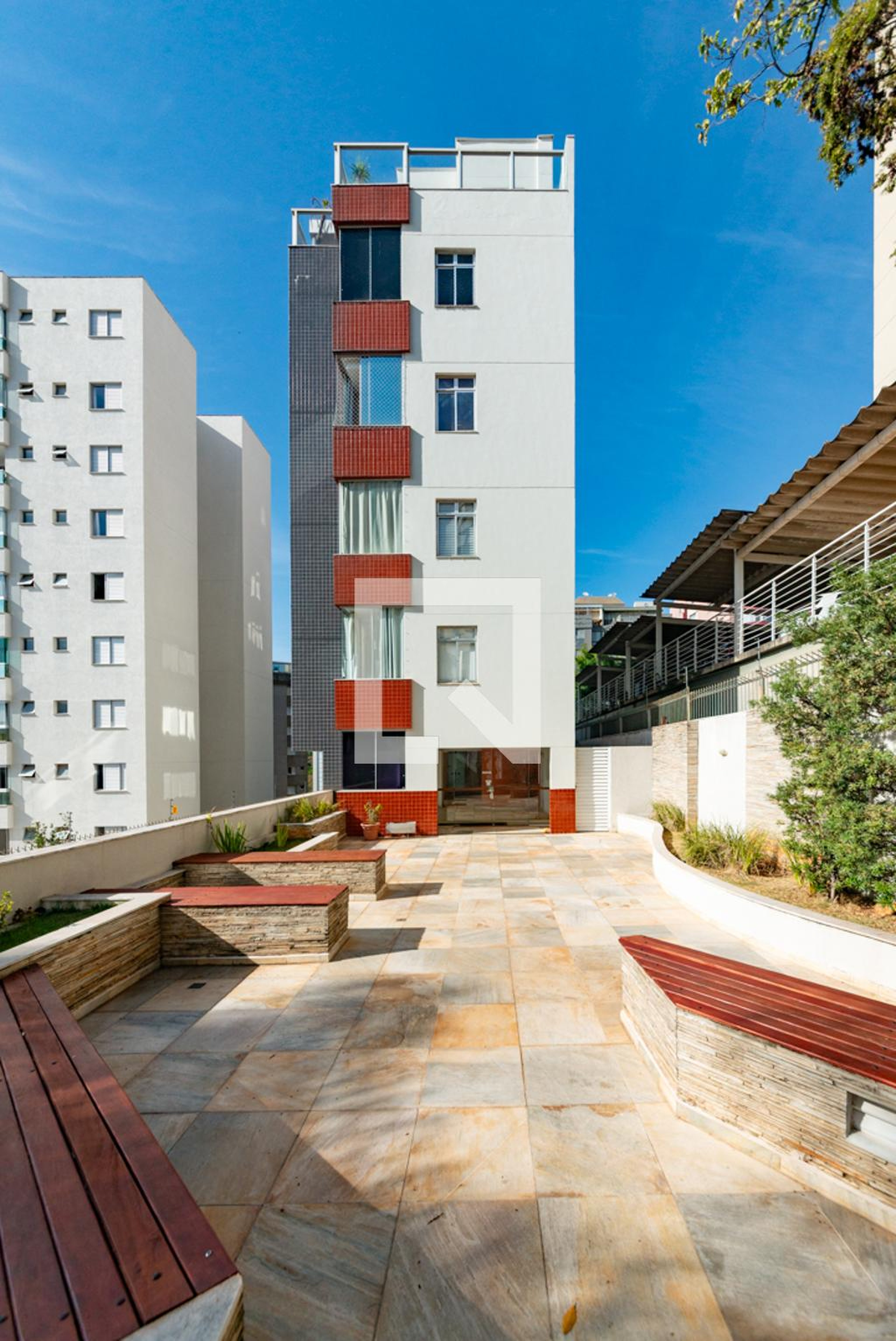 Entrada Condomínio em Rua Helena Abdalla, 101