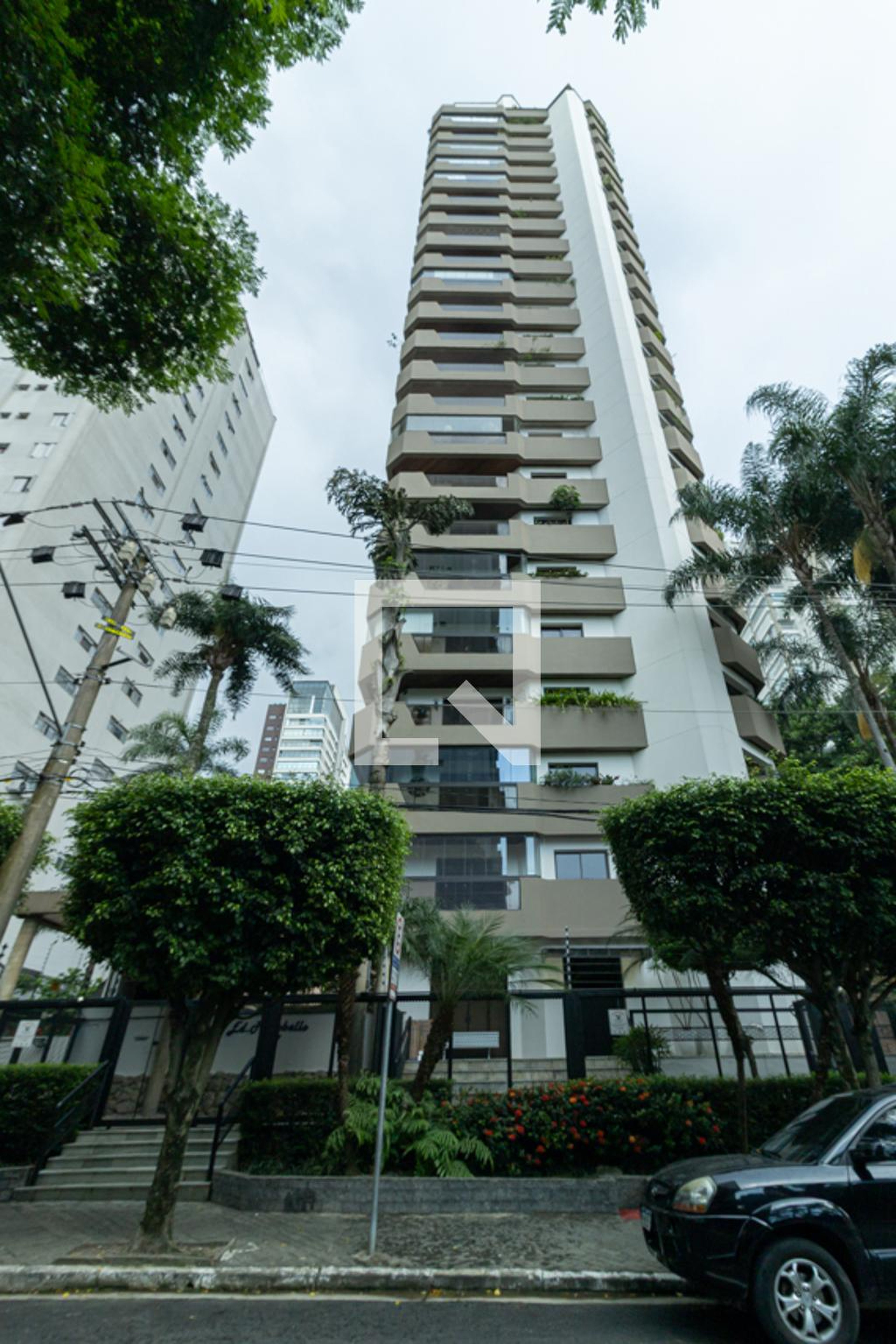 Fachada Condomínio em Avenida Jacutinga, 657