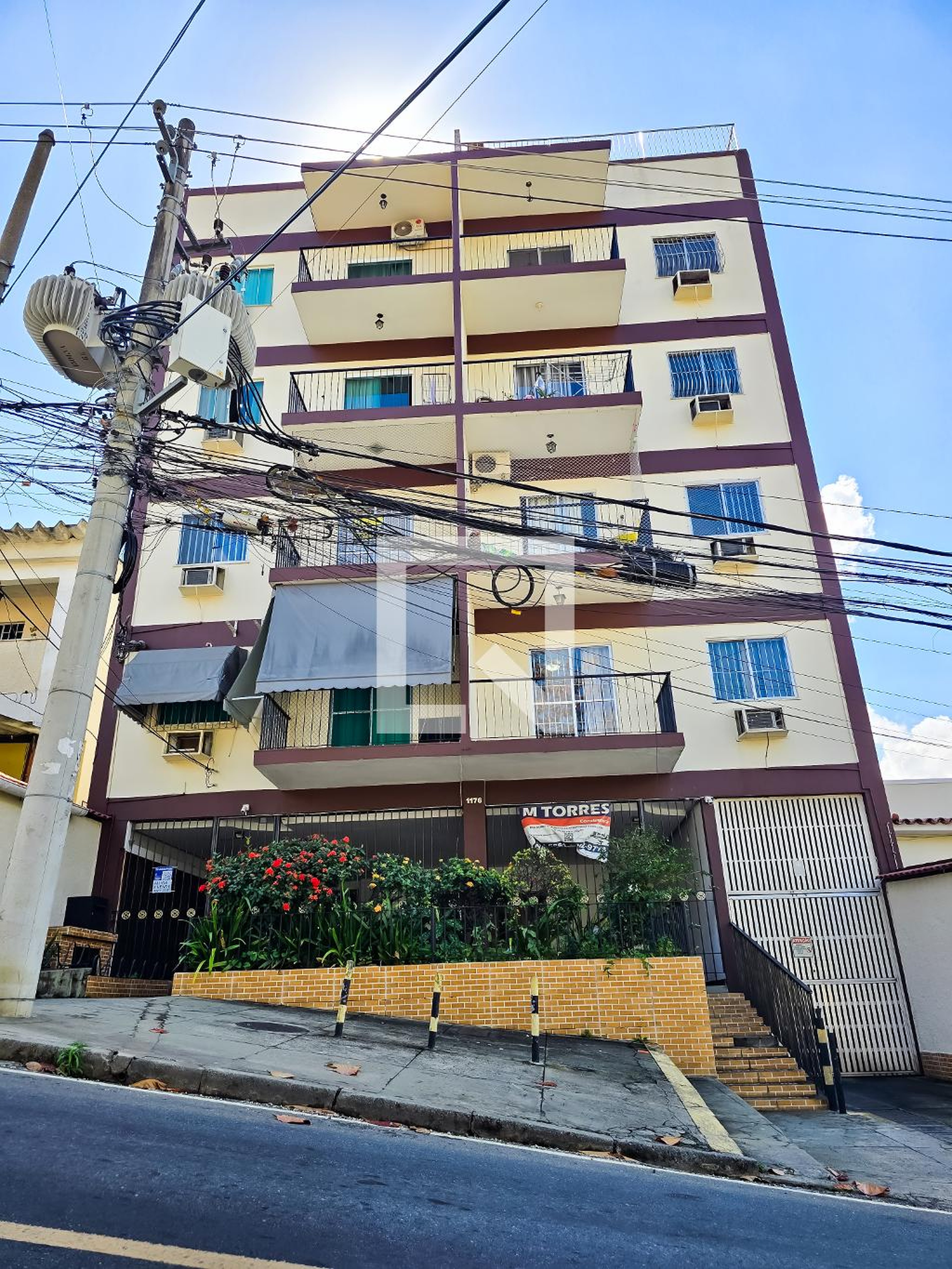 Fachada Condomínio em Rua Borja Reis, 1176