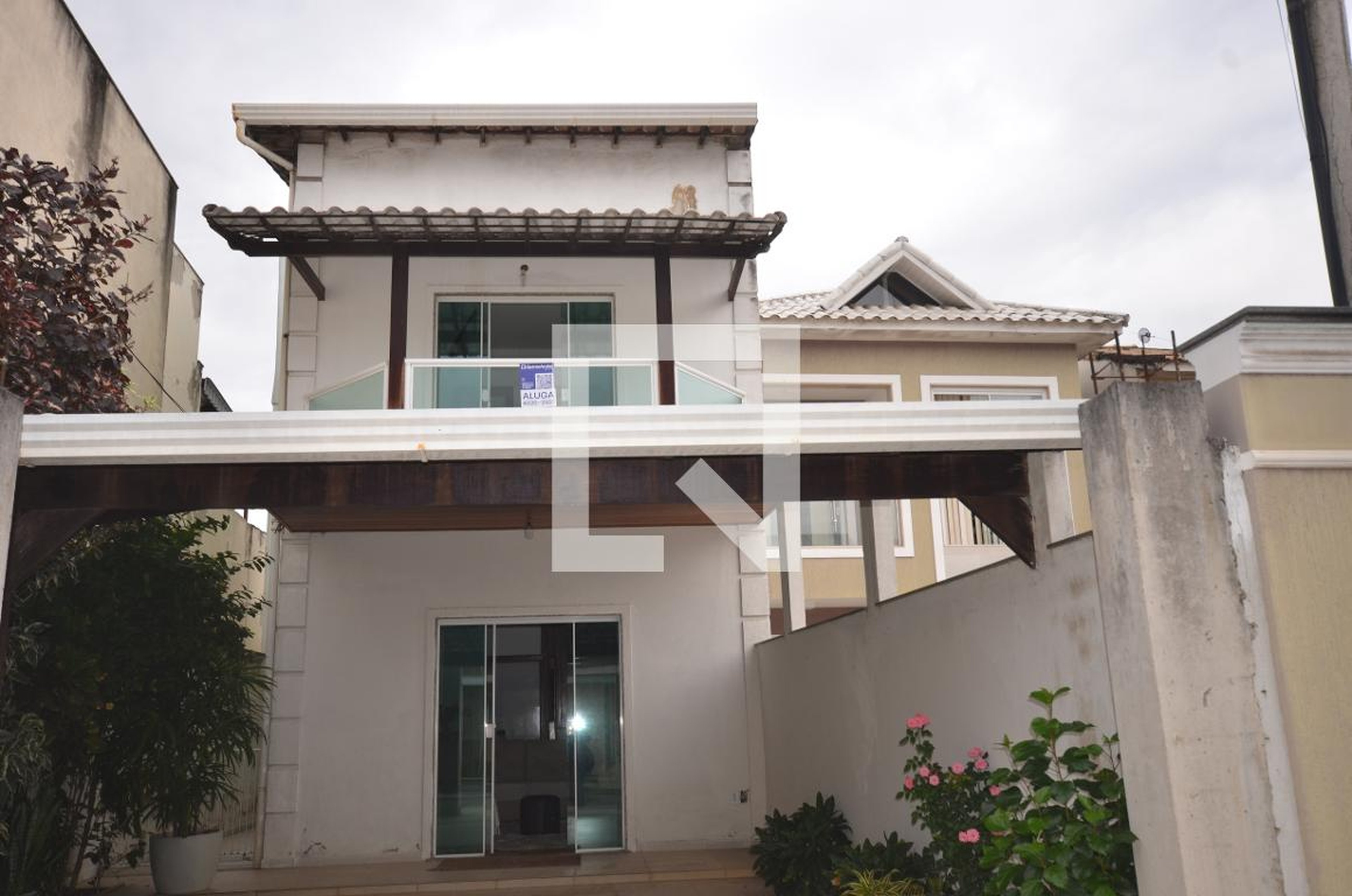 Fachada Condomínio em Rua Jornalista Geneton Moraes Neto, 29