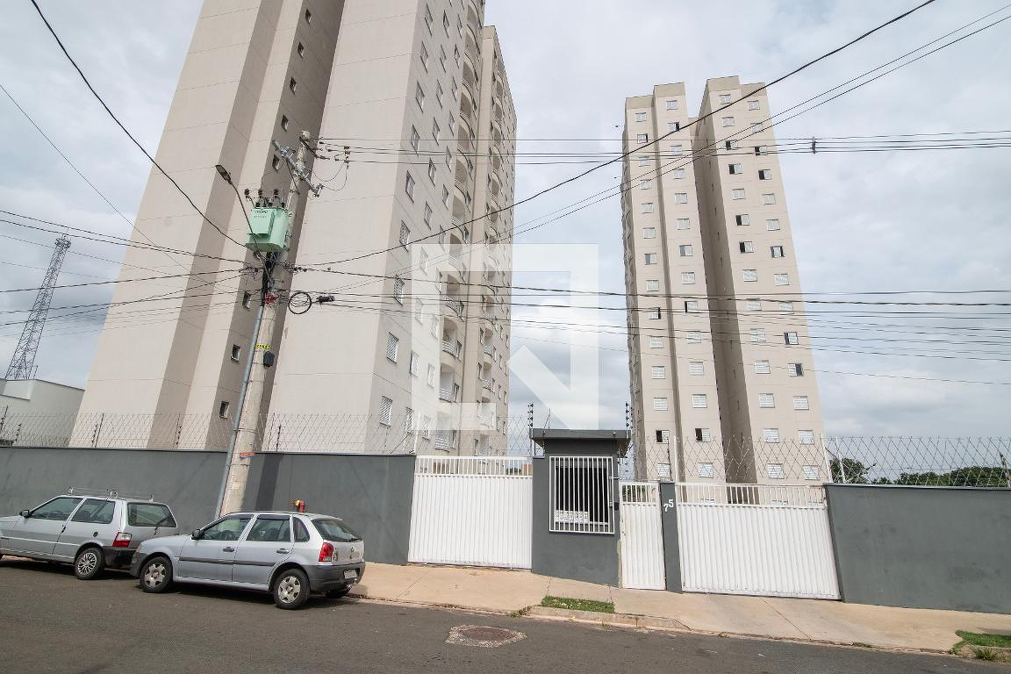 Fachada do Condomínio Condomínio Altos de São Gabriel