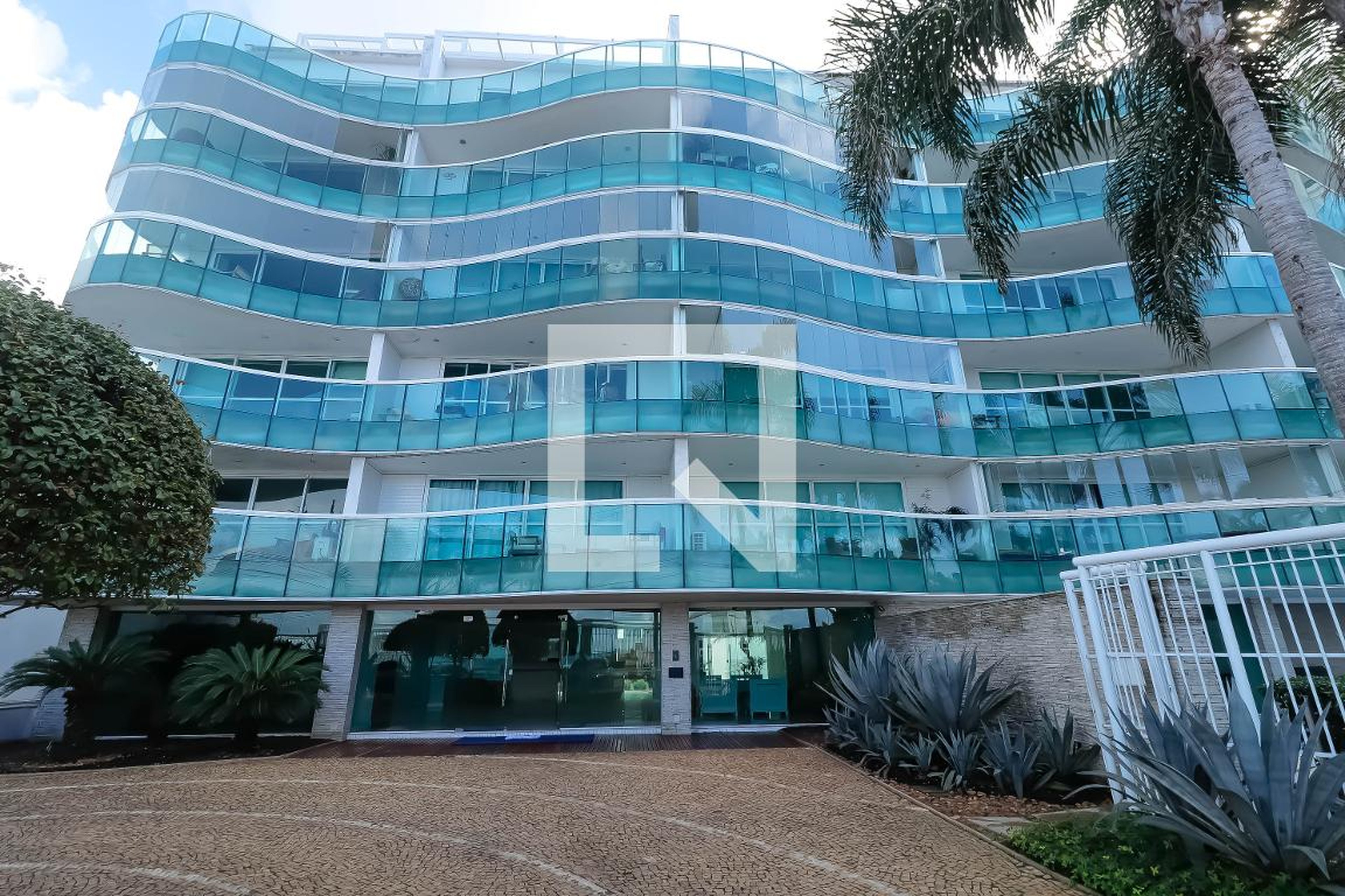 Fachada Condomínio Maximum Double Suites