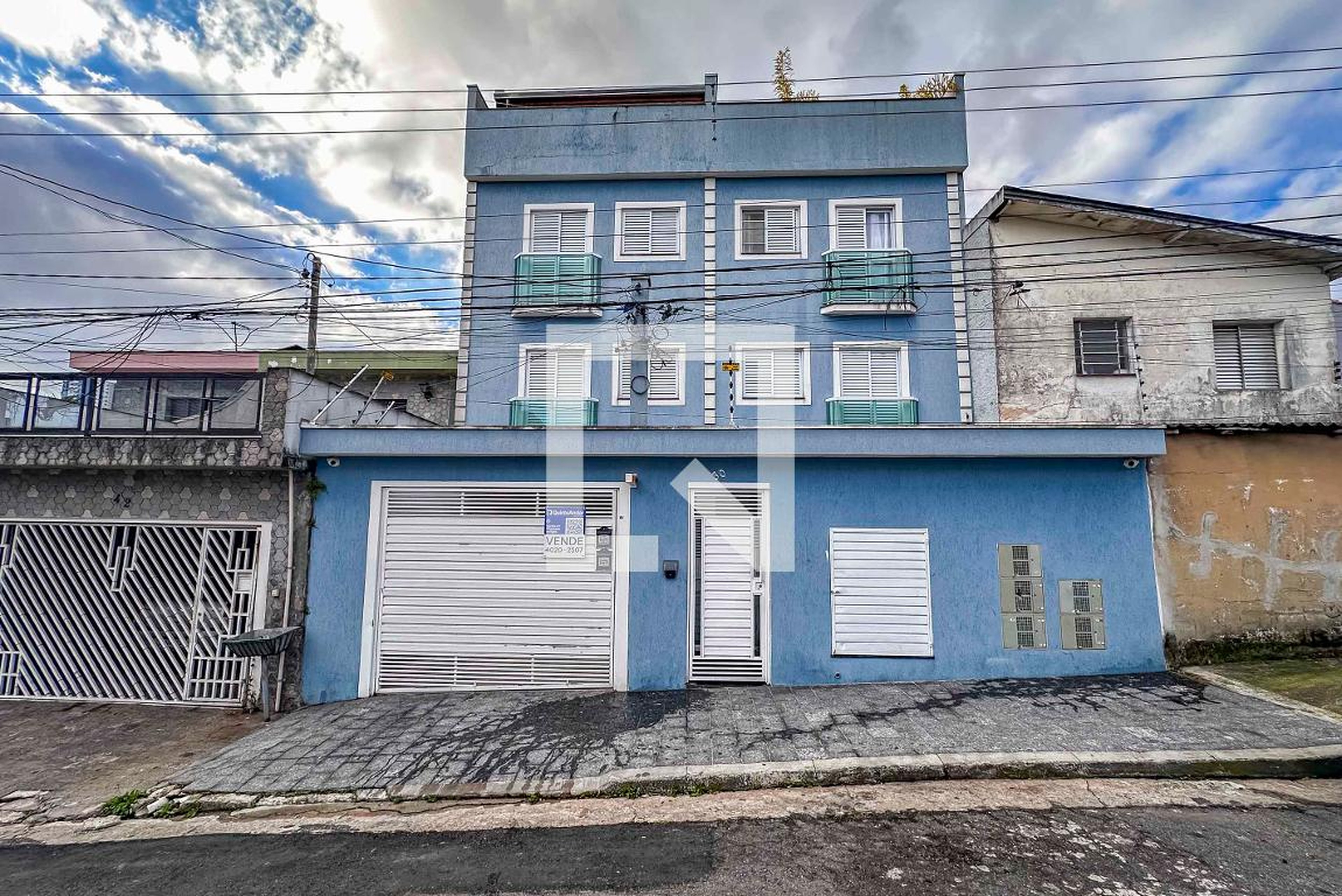 Fachada Condomínio em Travessa das Sensitivas, 30