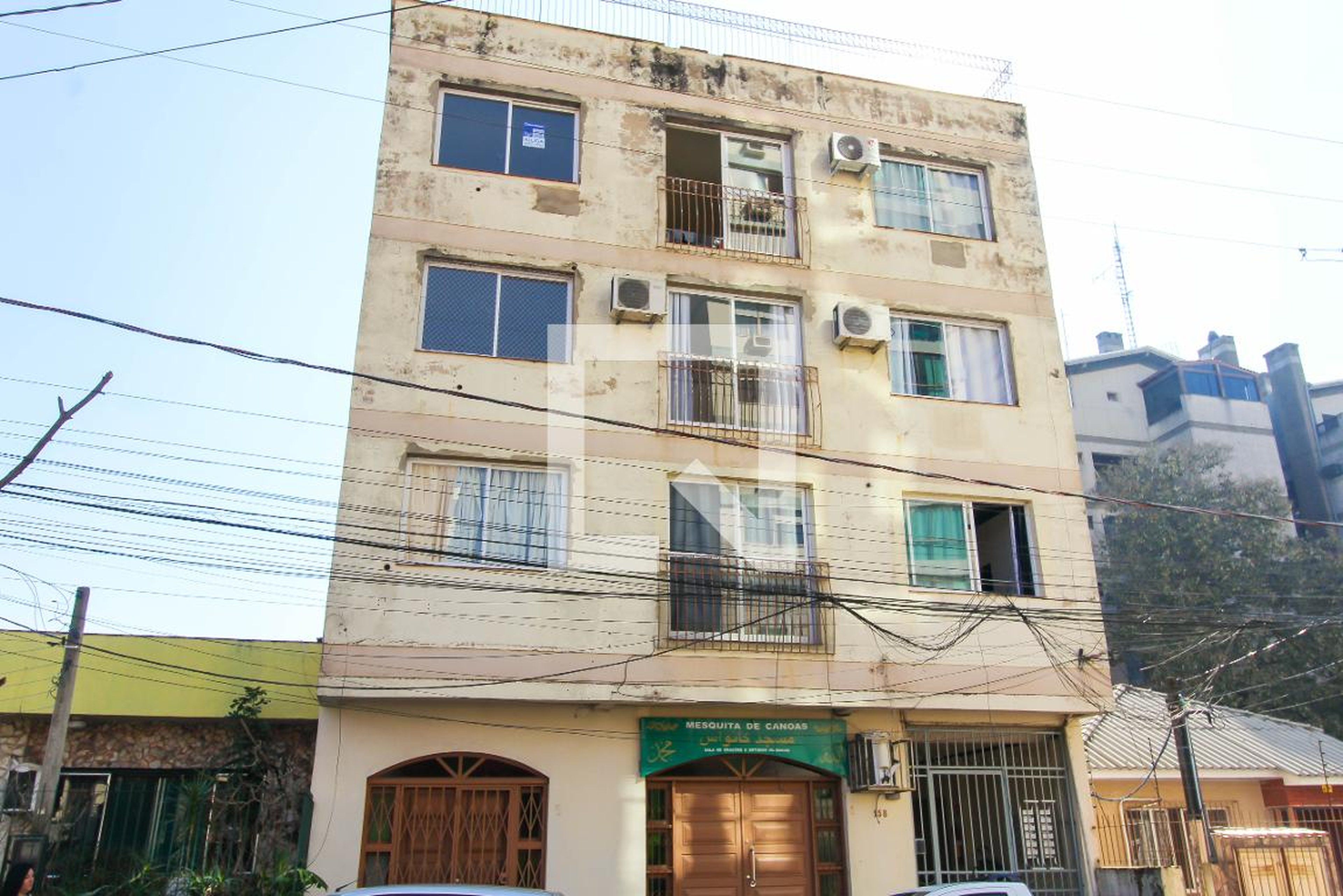 Fachada Condomínio em Rua Napoleão Laureano, 158