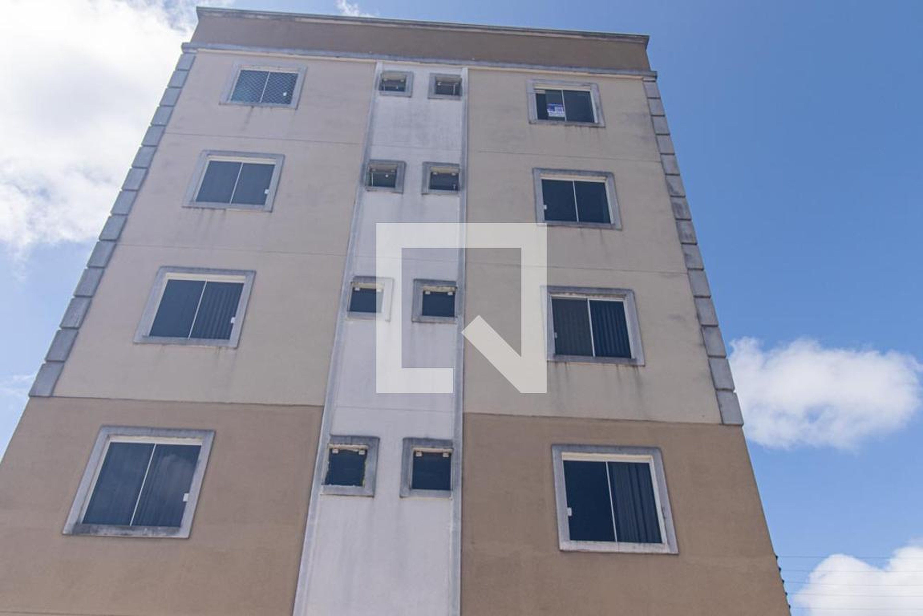 Fachada Condomínio em Rua Zonardy Ribas, 581